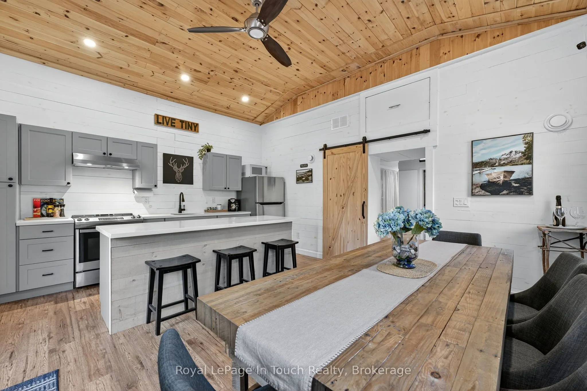 302 Concession 11 Road W