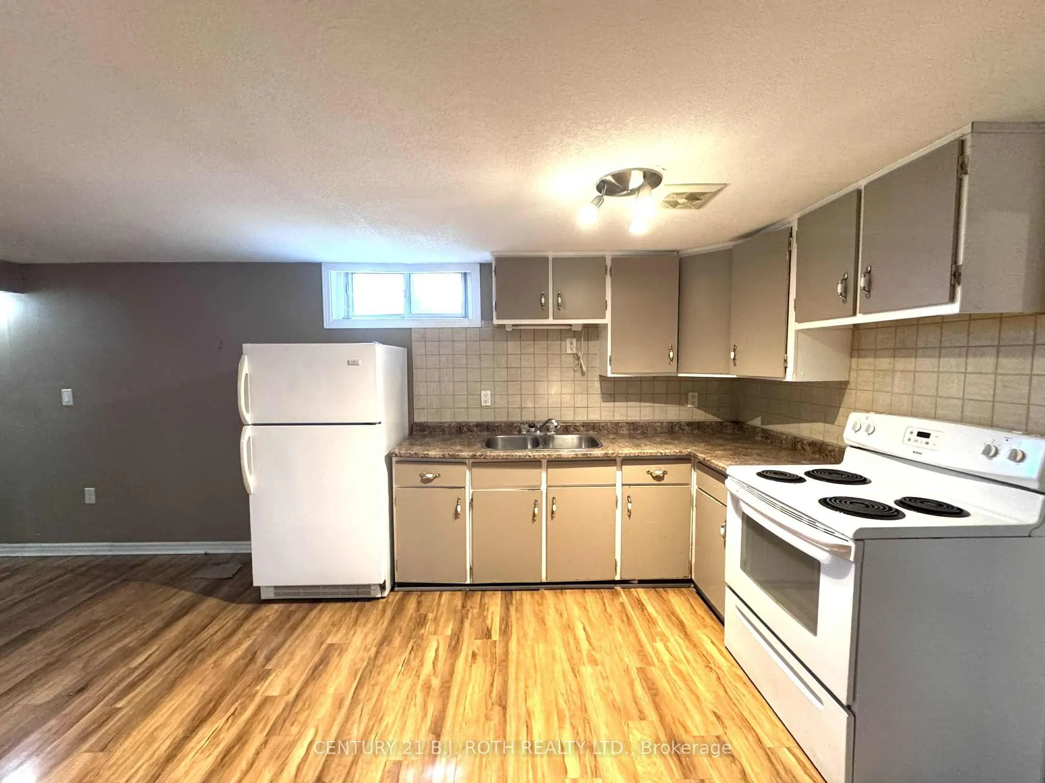 141 Gunn Street, #Lower