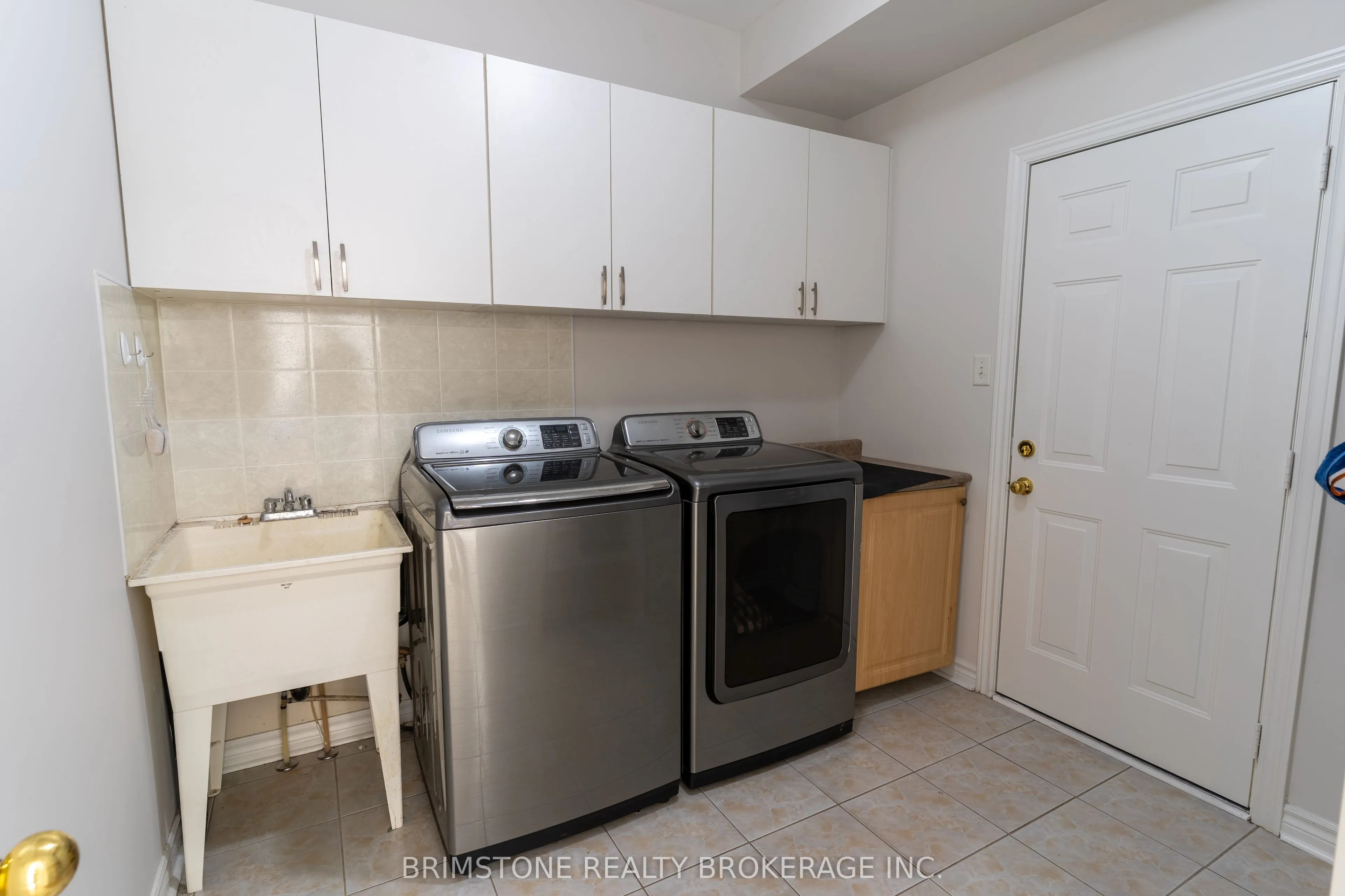 6 Silvercreek Crescent