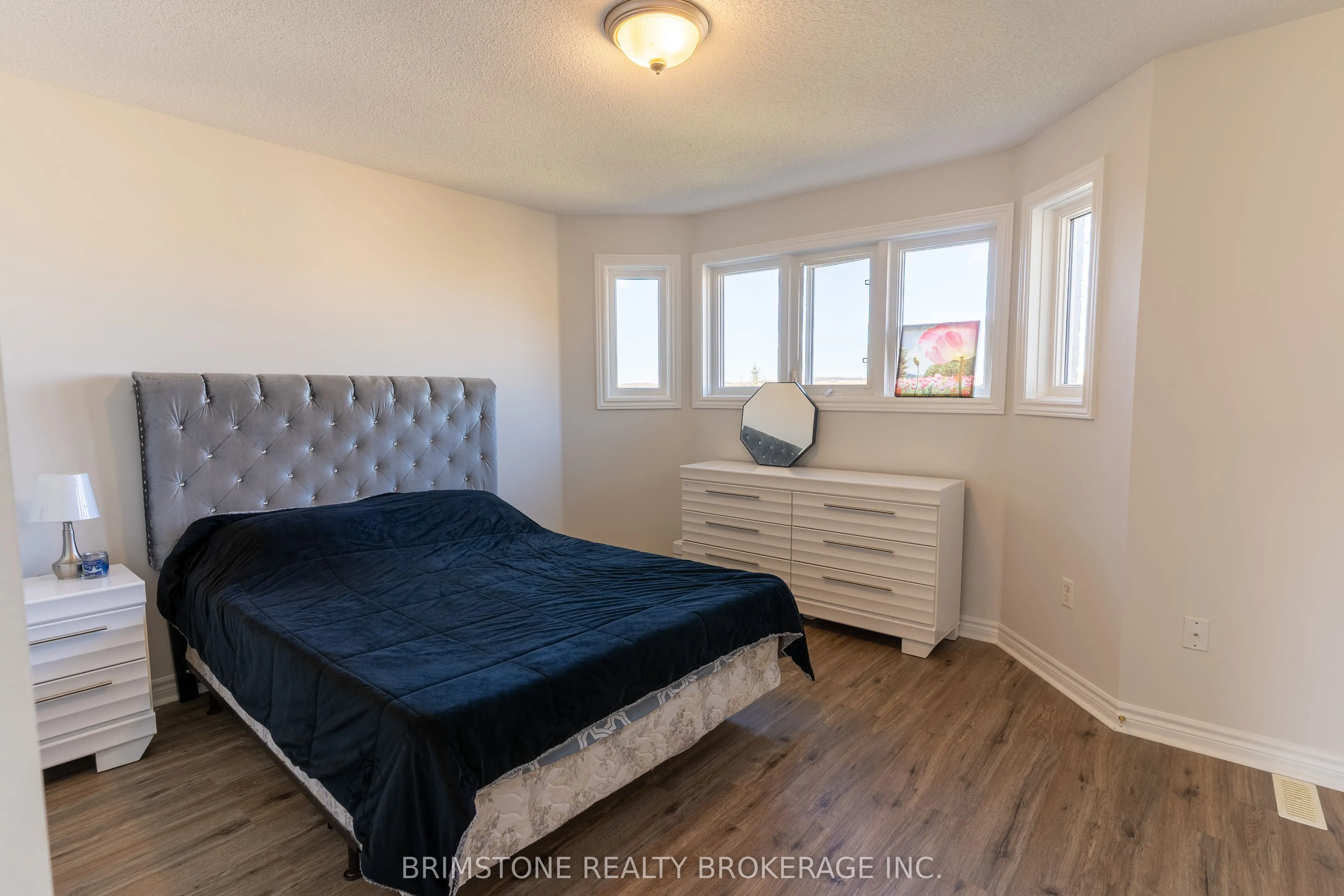 6 Silvercreek Crescent