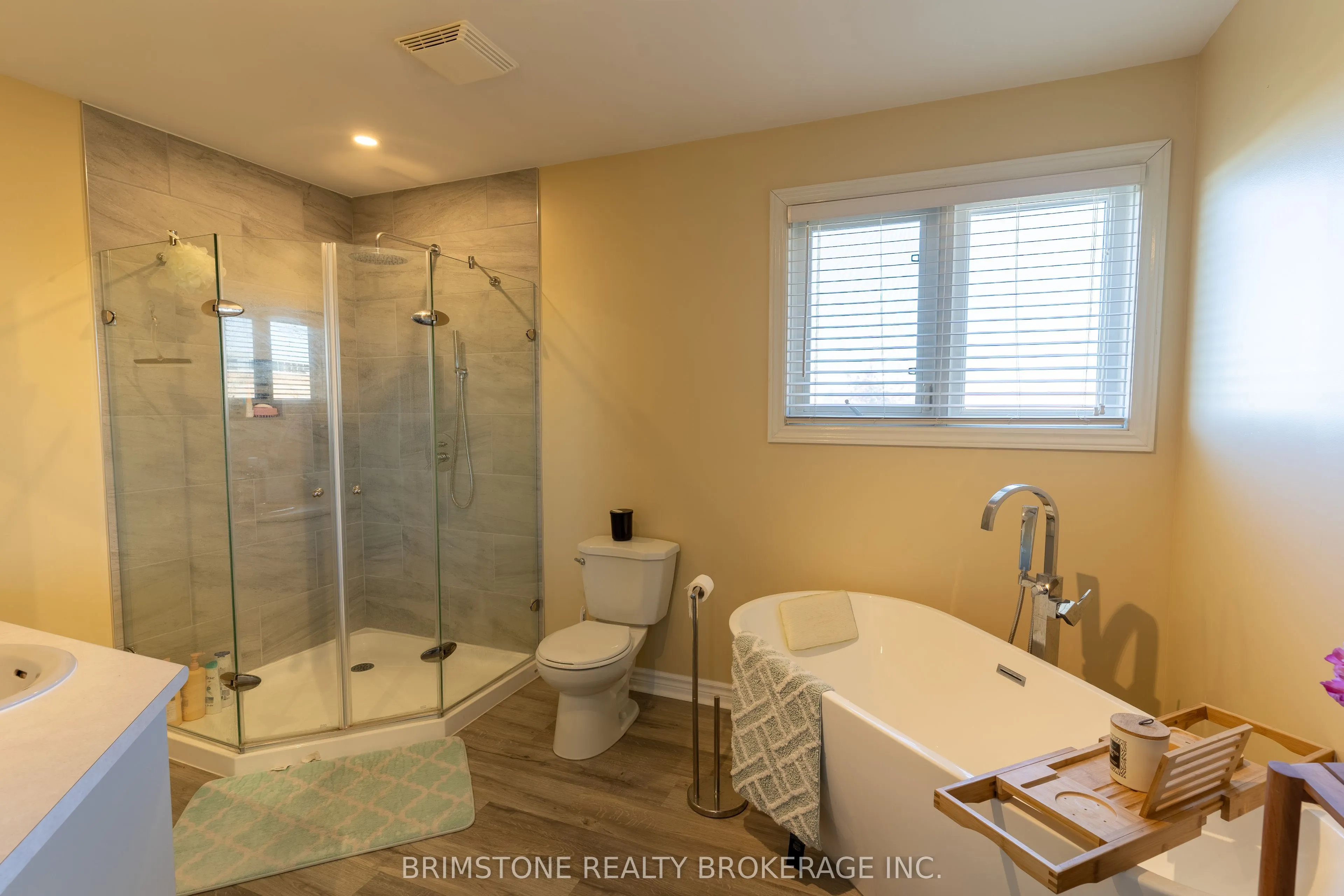 6 Silvercreek Crescent