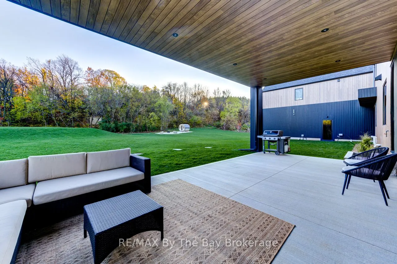 18 Raintree Court