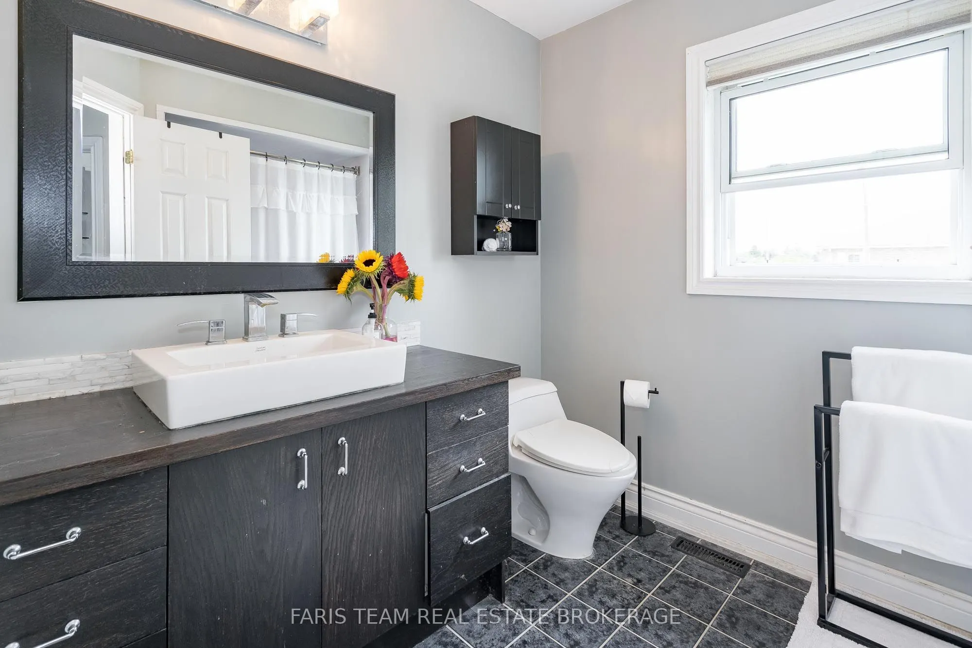 142 Livingstone Street W