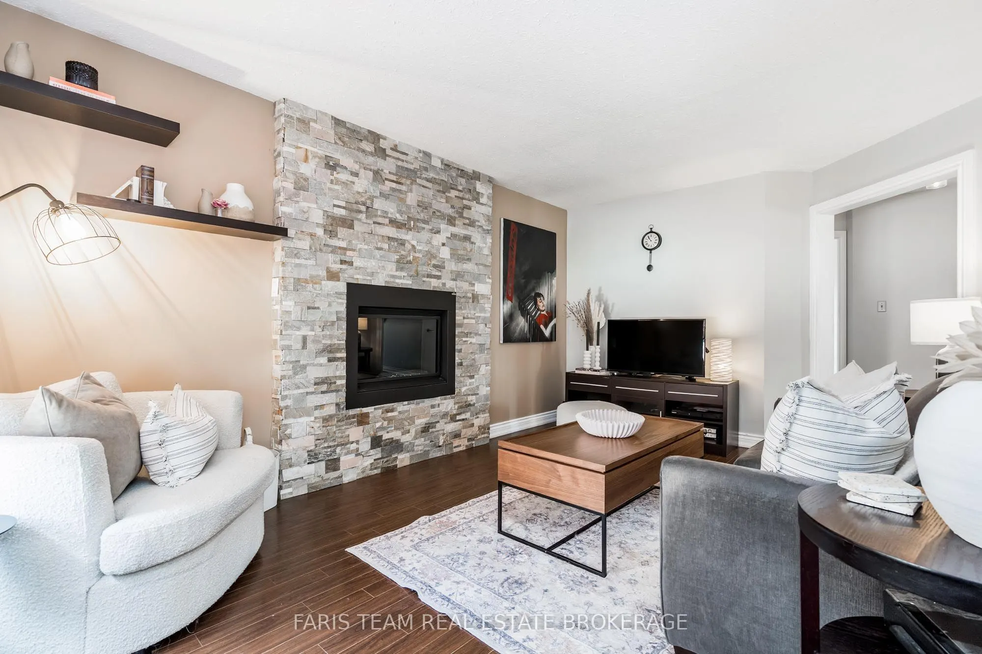 142 Livingstone Street W