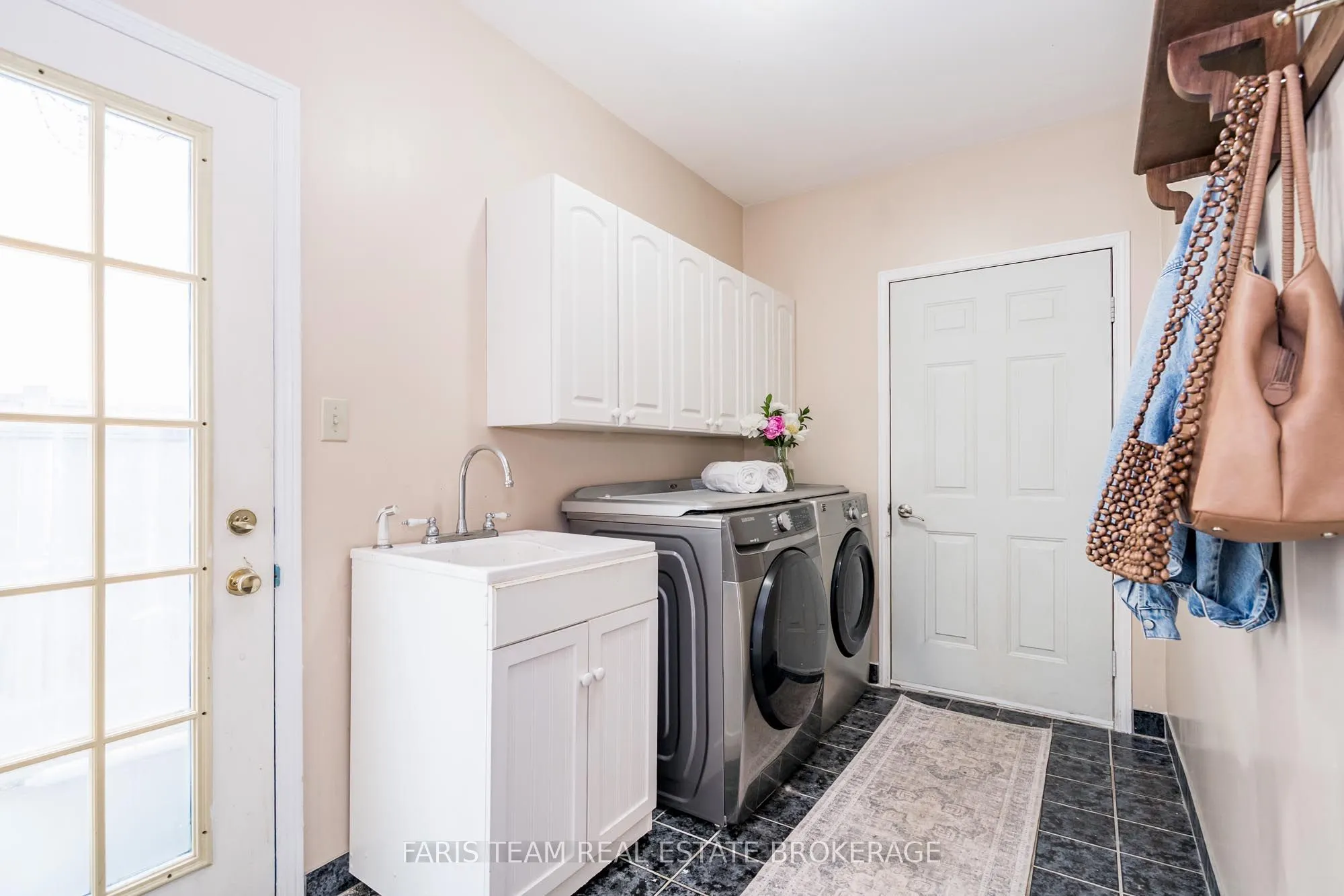 142 Livingstone Street W