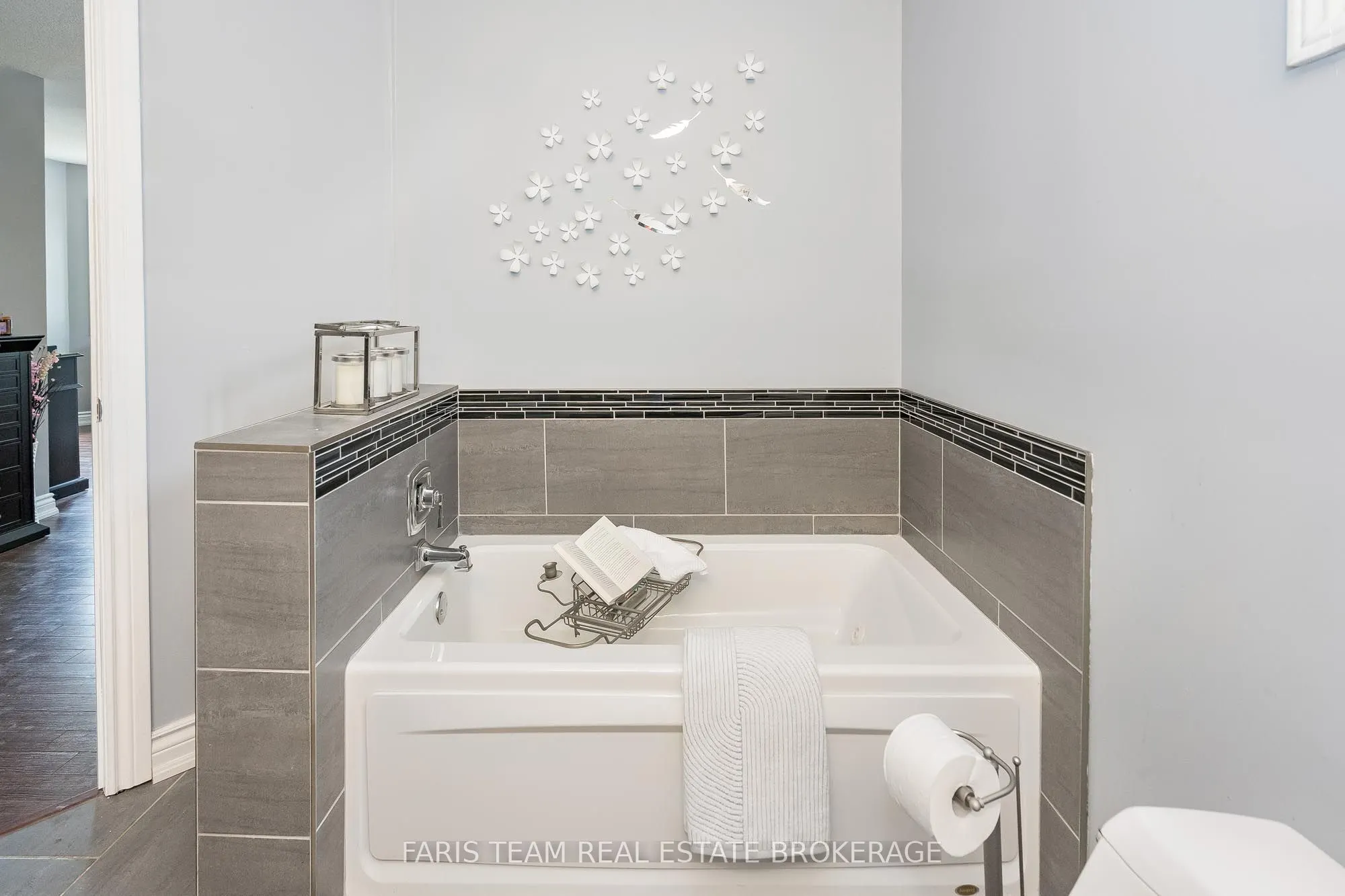 142 Livingstone Street W