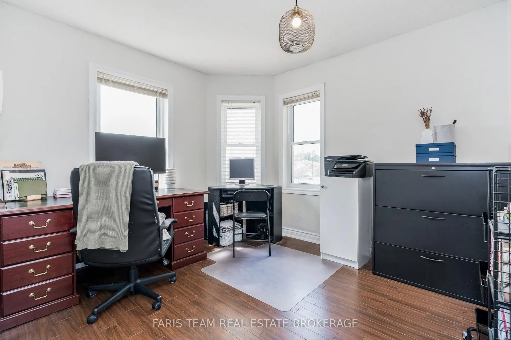 142 Livingstone Street W