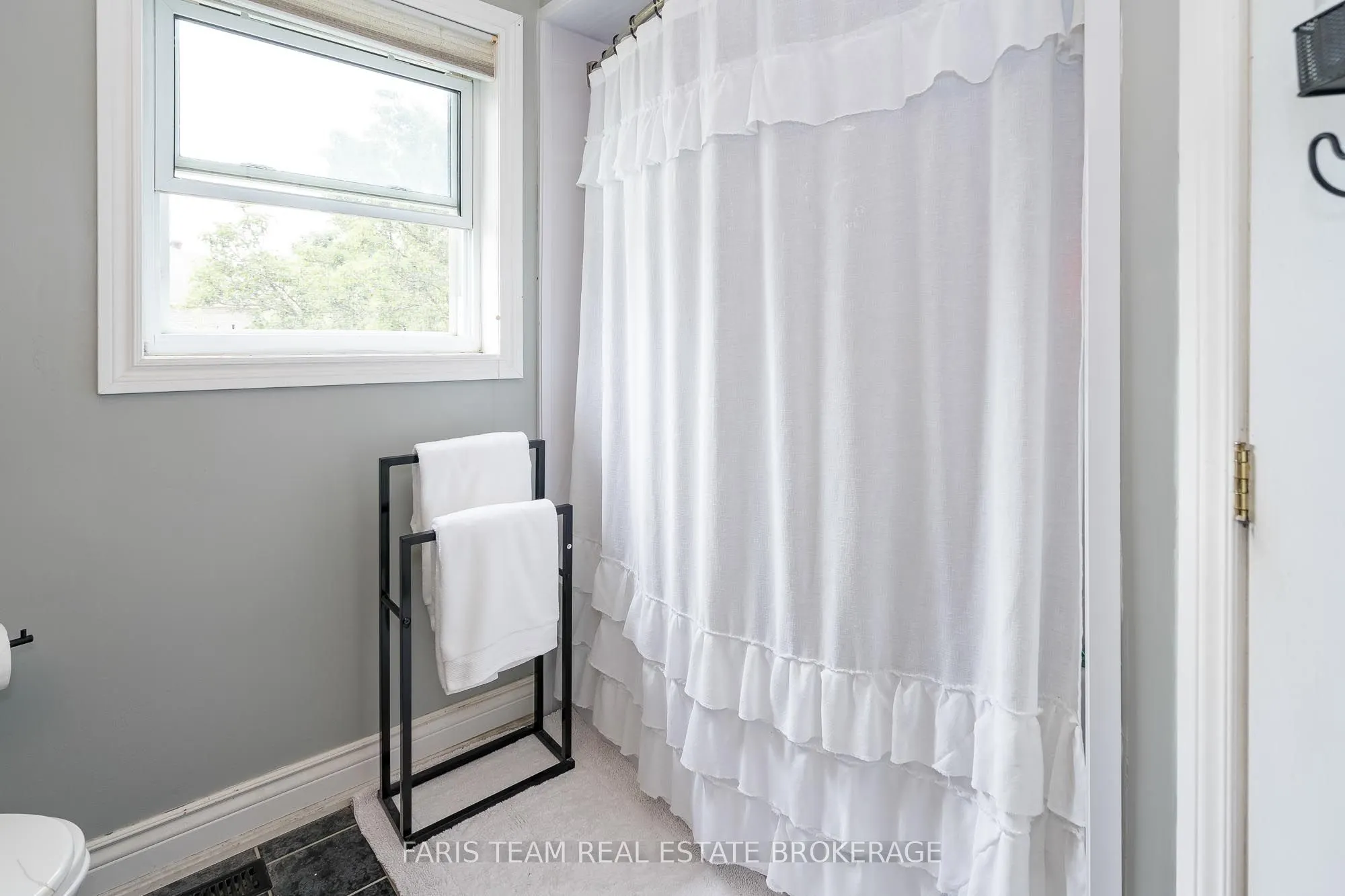 142 Livingstone Street W