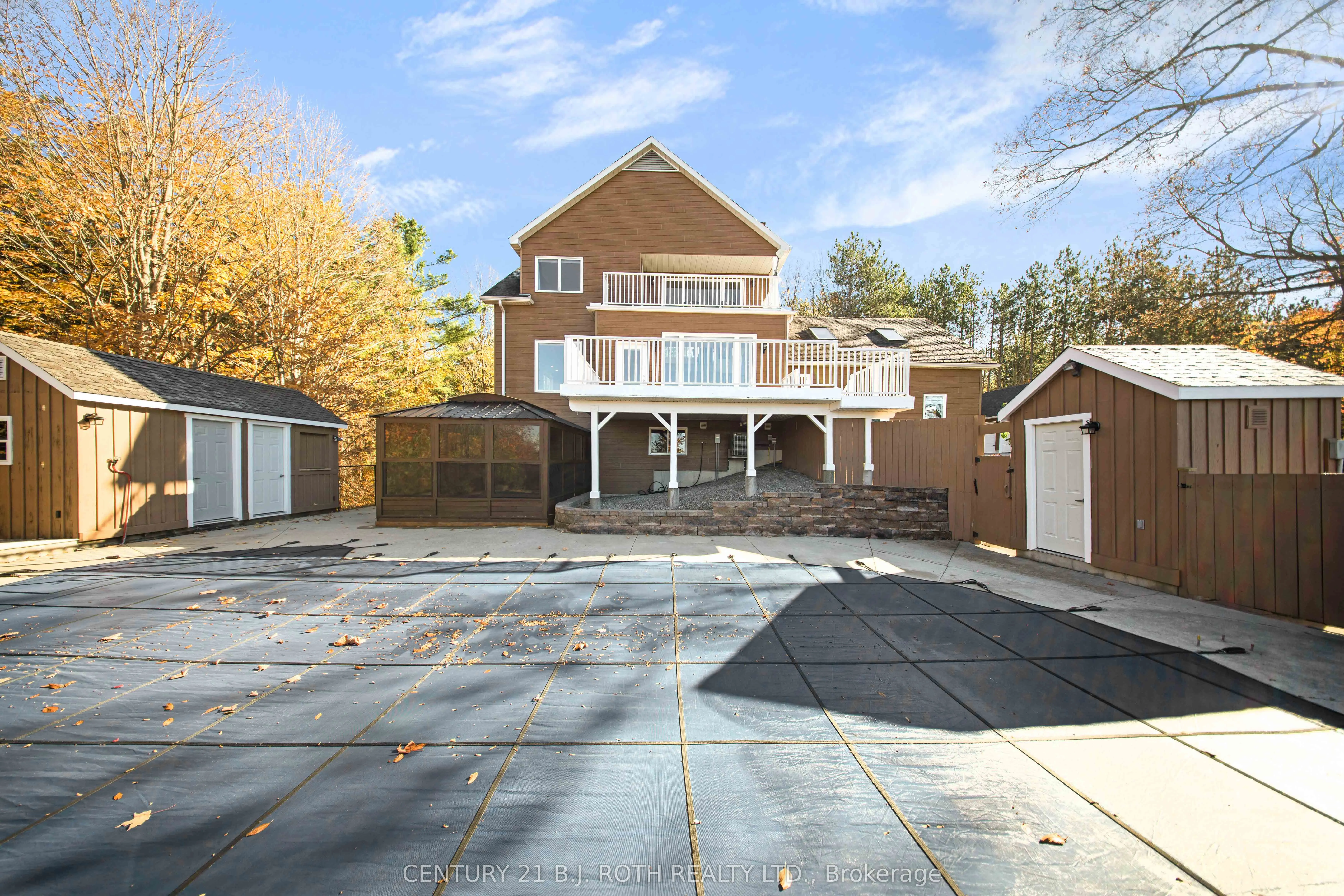 646 MOONSTONE RD W Road