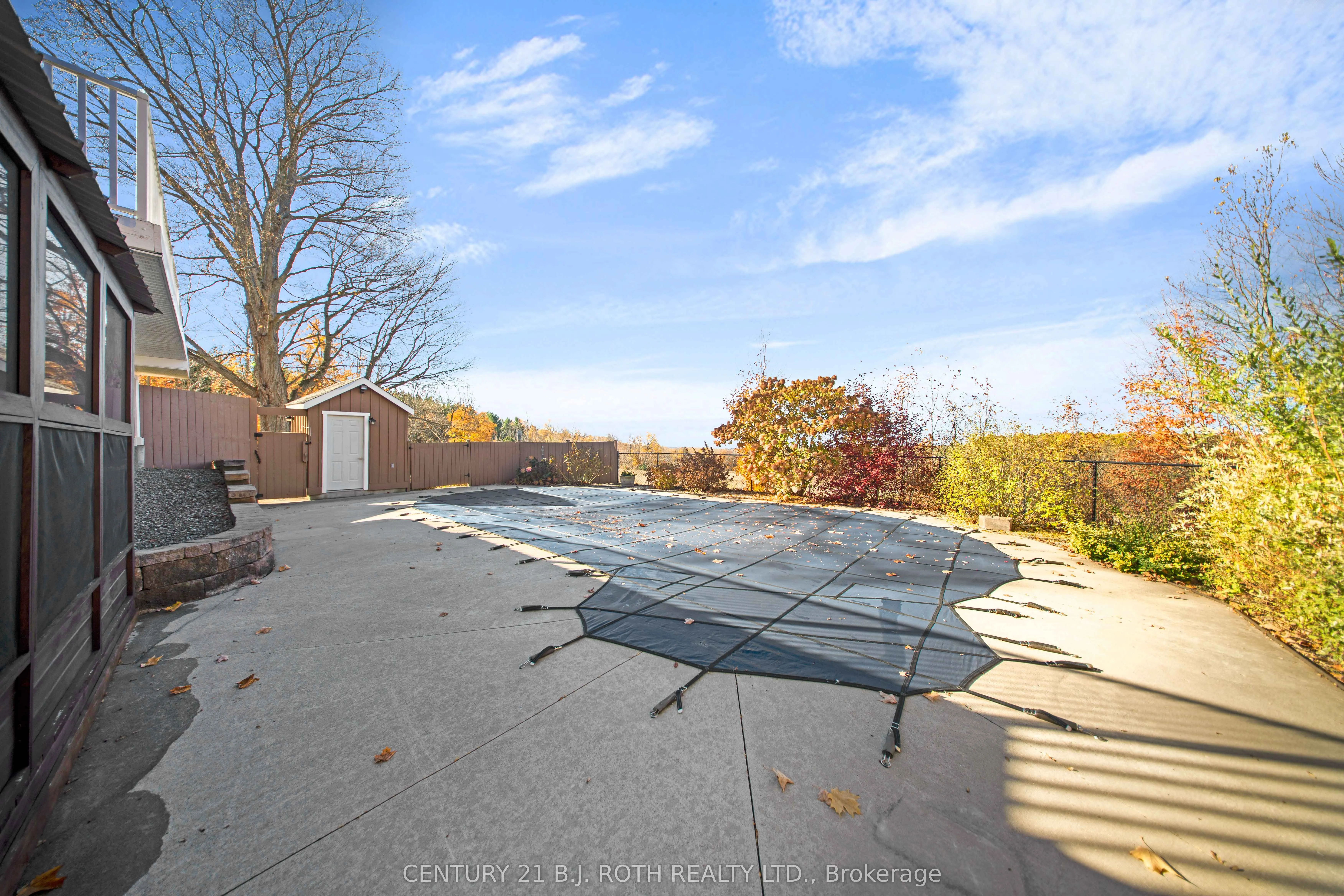 646 MOONSTONE RD W Road