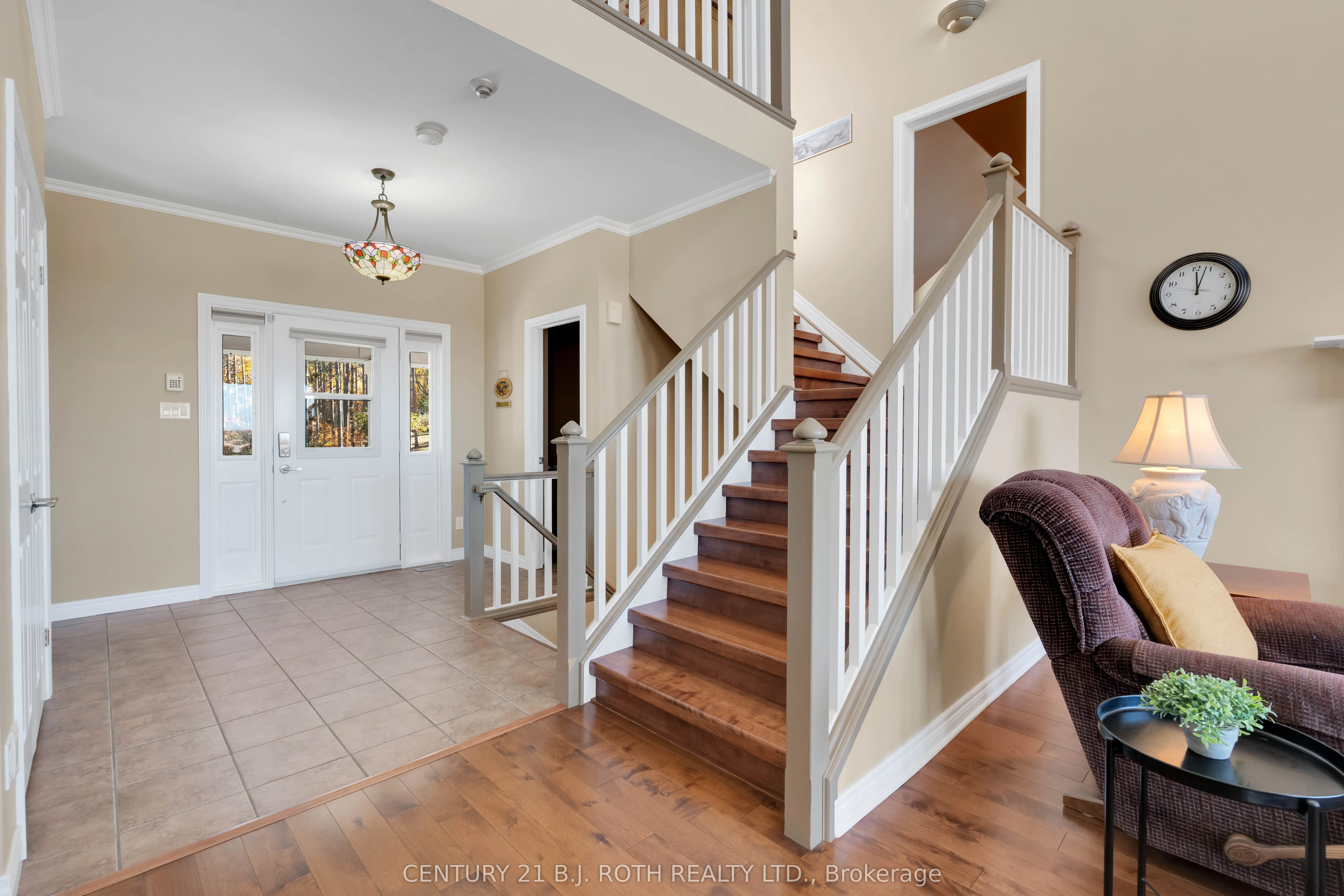 646 MOONSTONE RD W Road