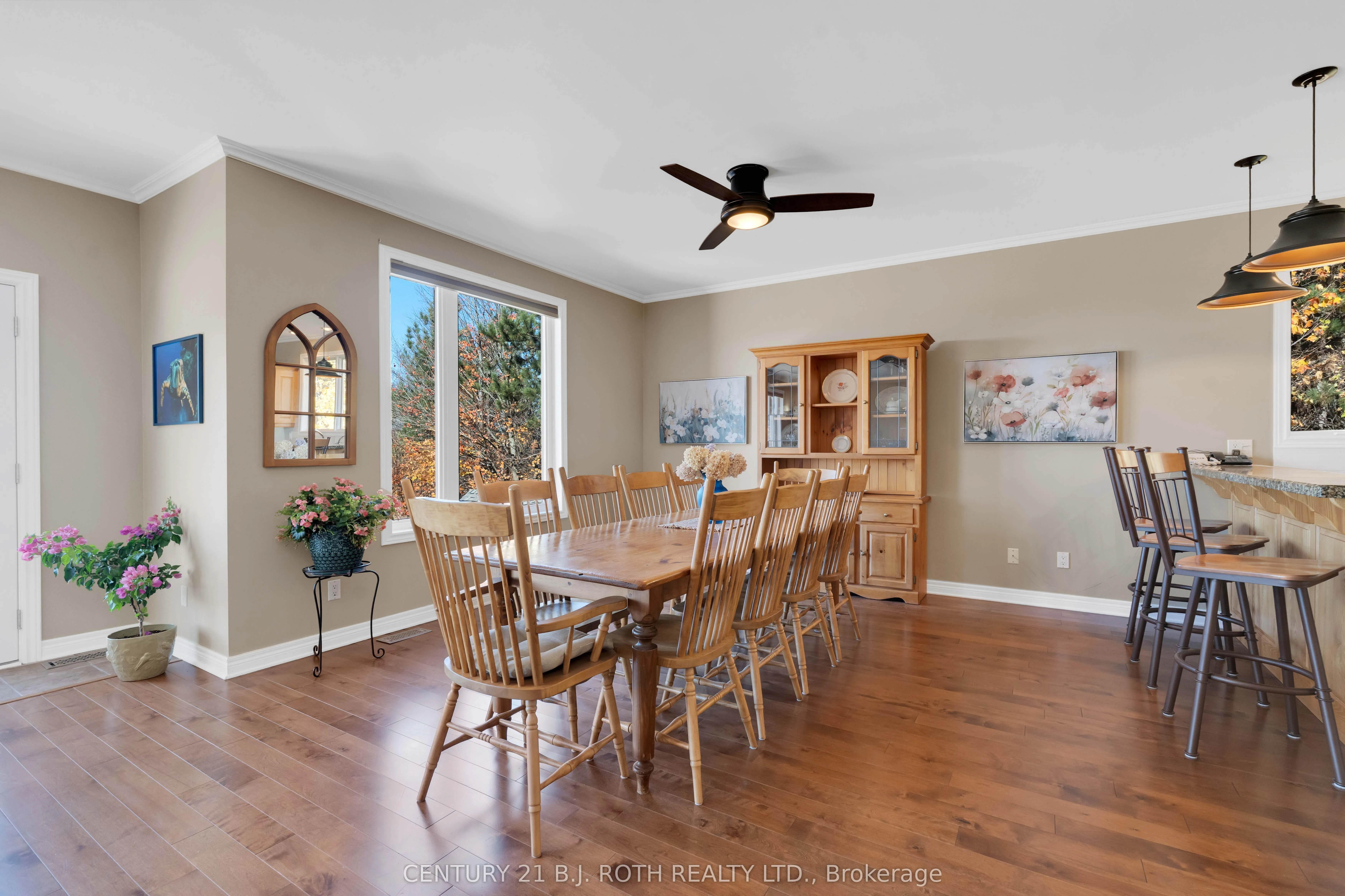 646 MOONSTONE RD W Road