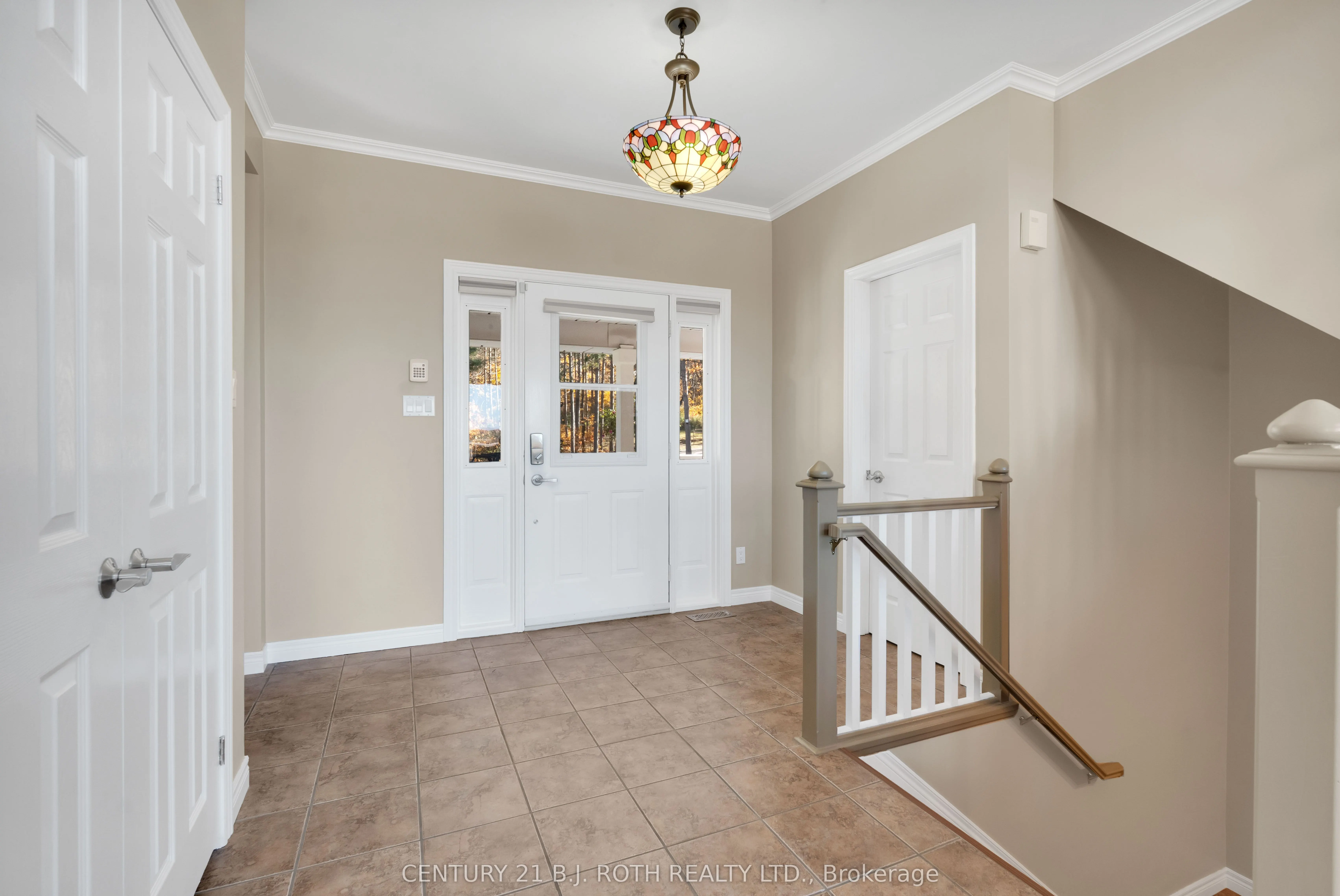 646 MOONSTONE RD W Road