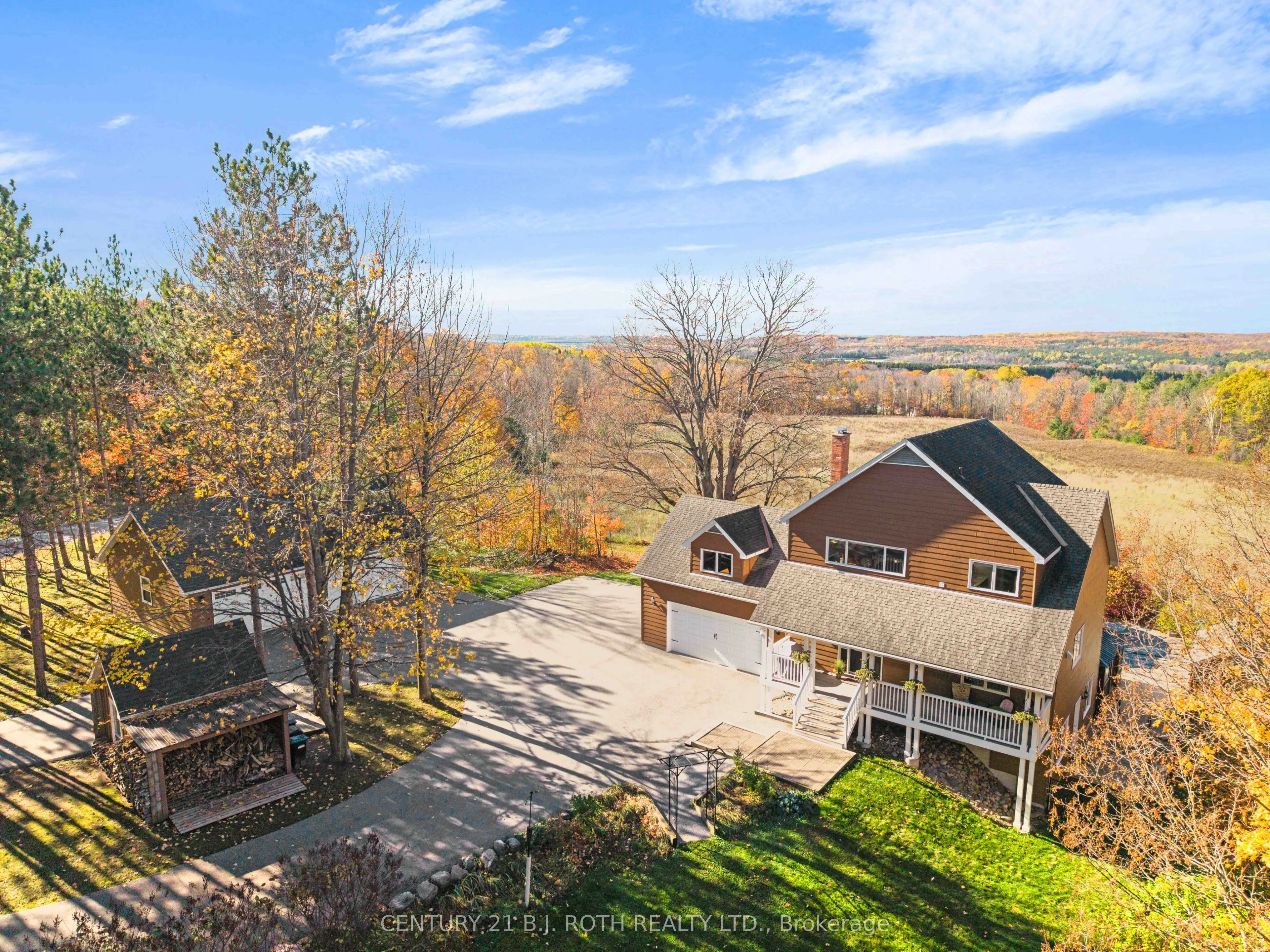 646 MOONSTONE RD W Road