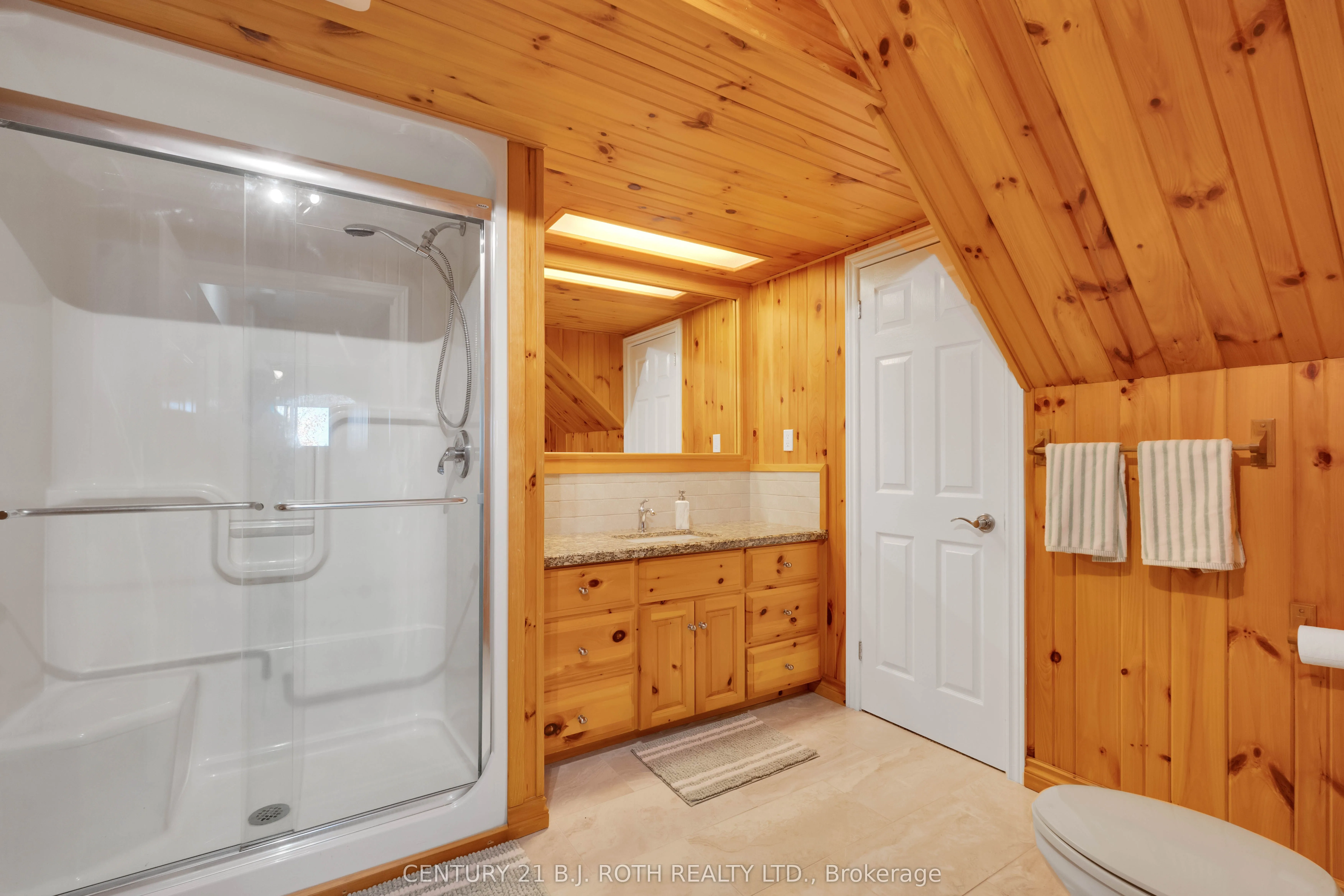 646 MOONSTONE RD W Road