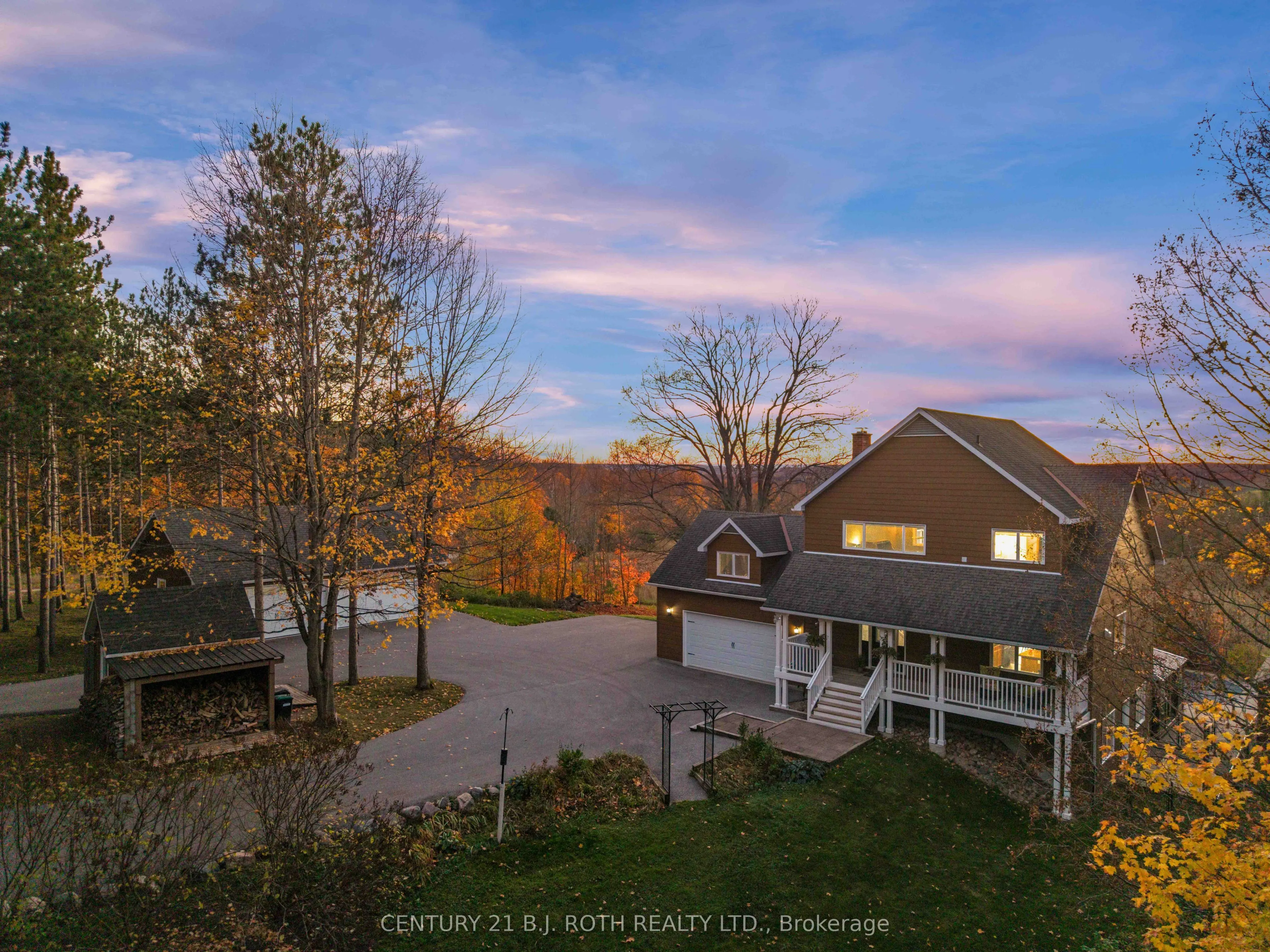 646 MOONSTONE RD W Road