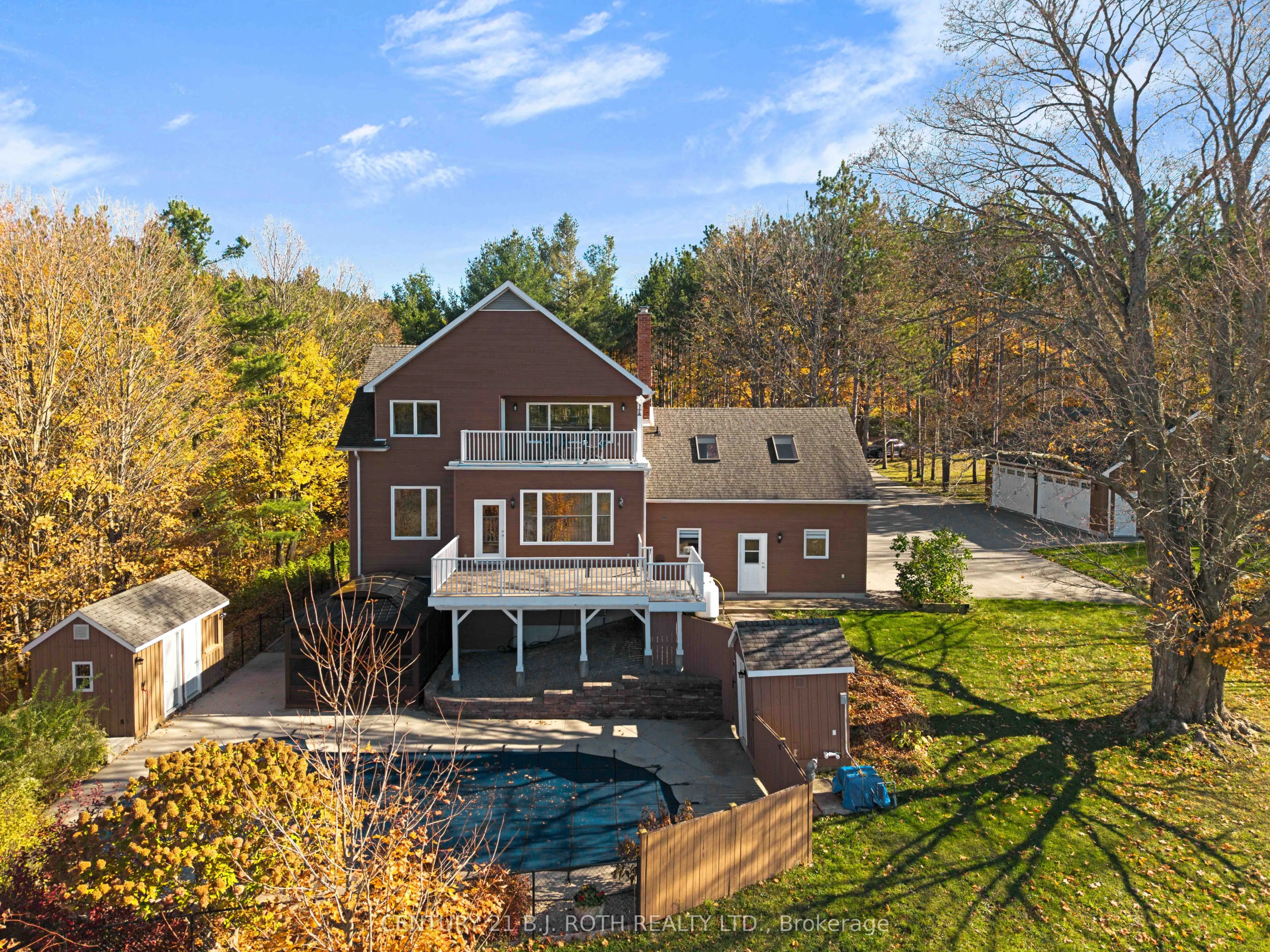 646 MOONSTONE RD W Road