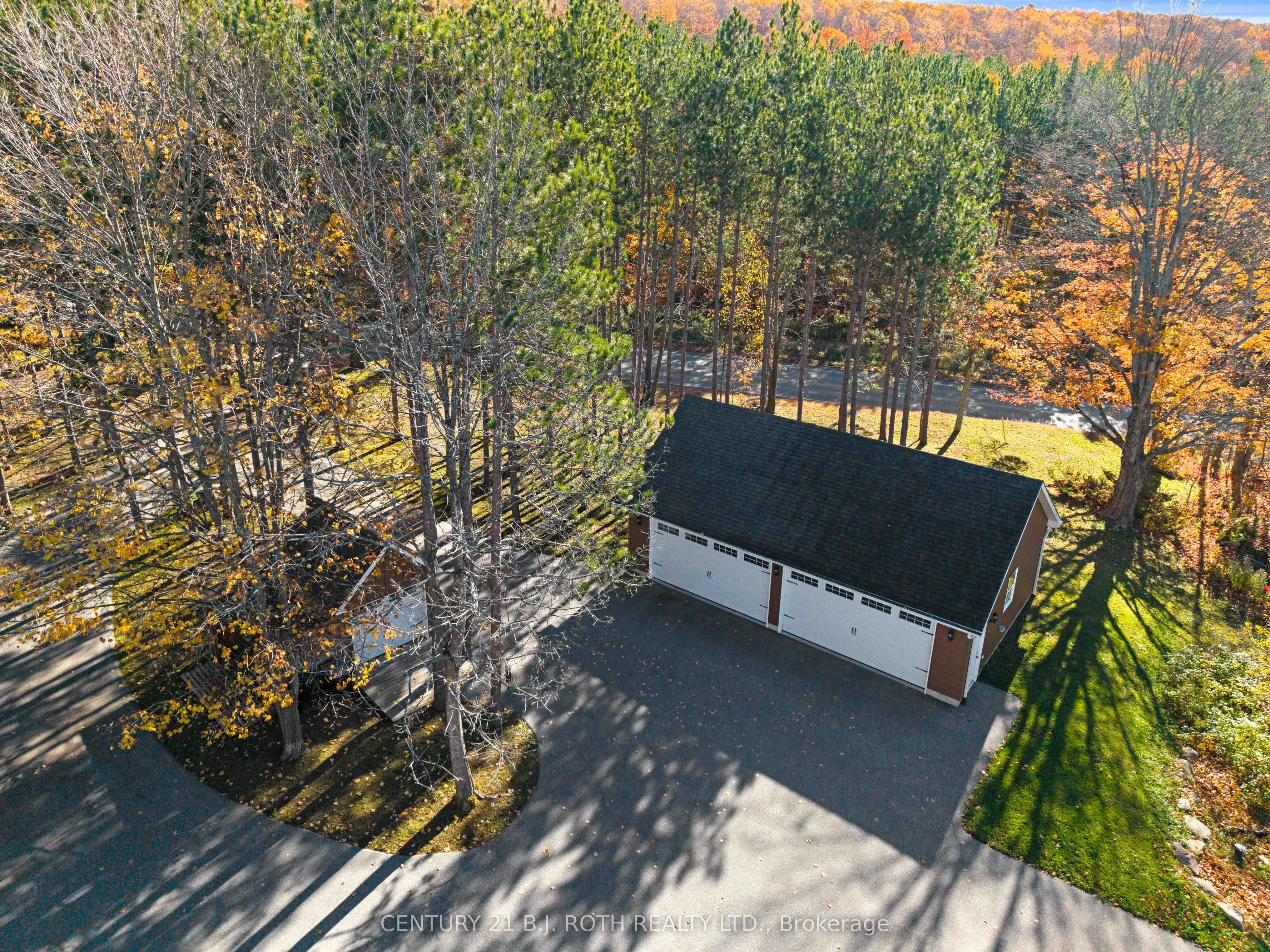 646 MOONSTONE RD W Road