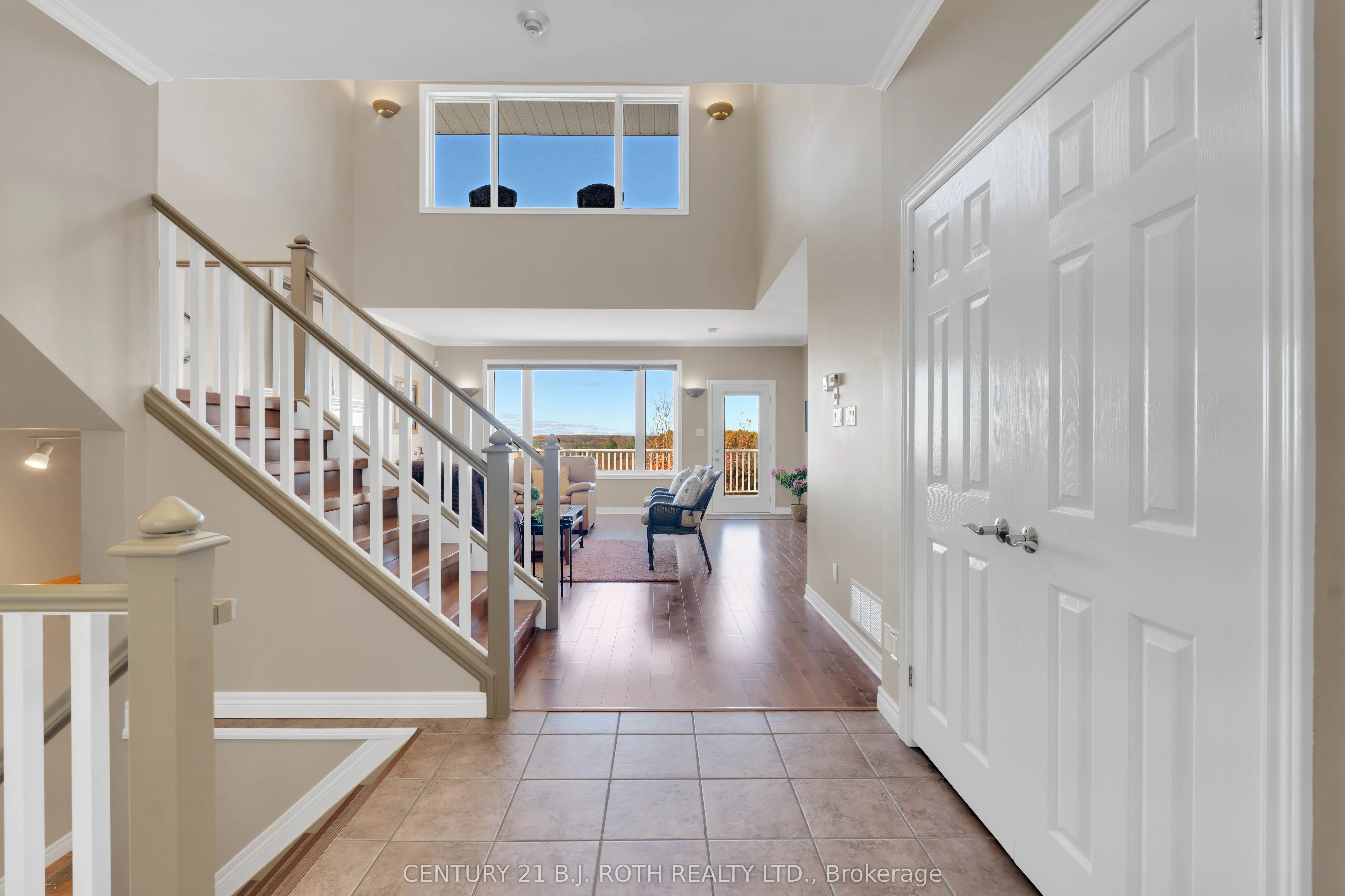 646 MOONSTONE RD W Road