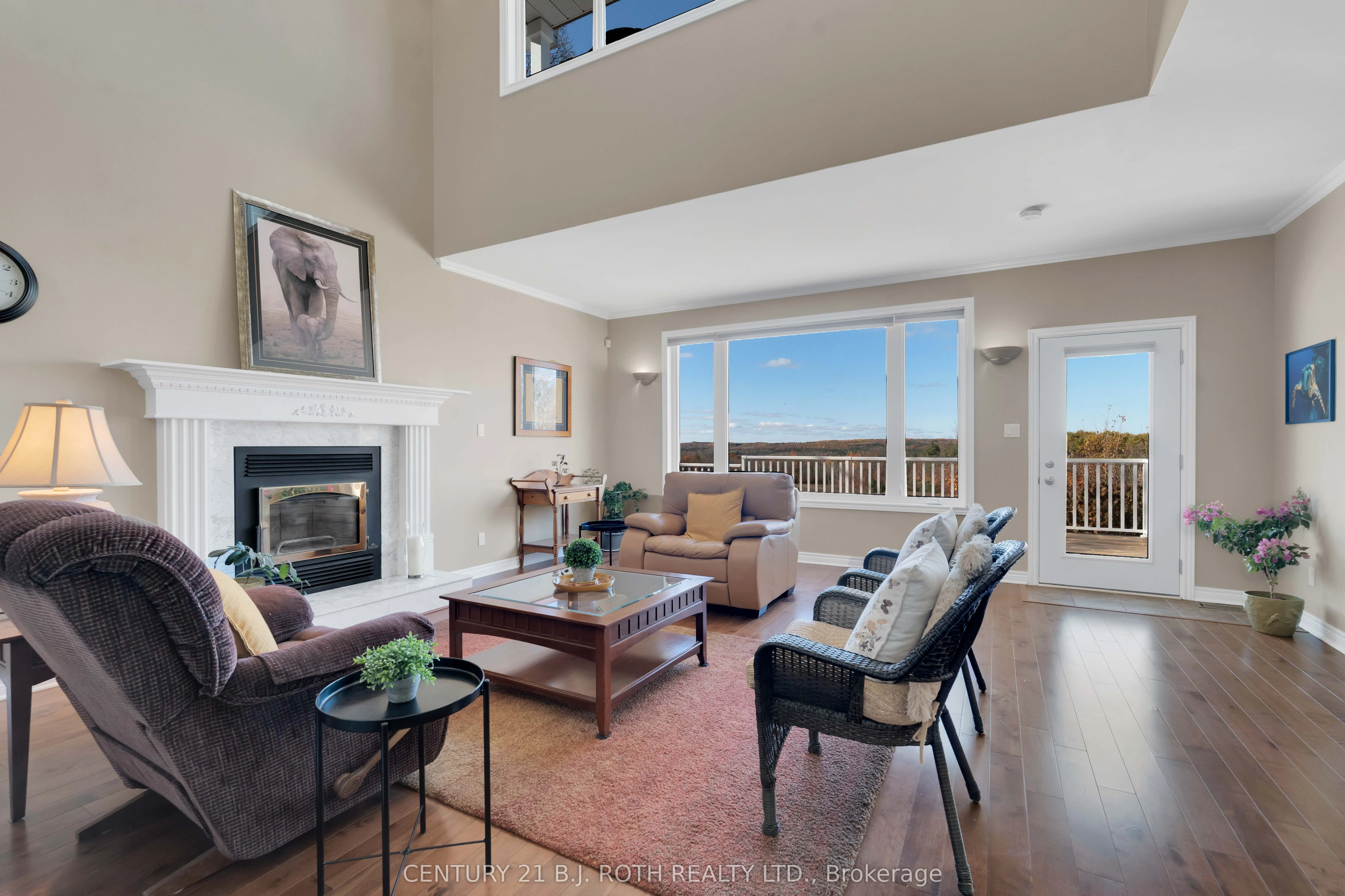 646 MOONSTONE RD W Road