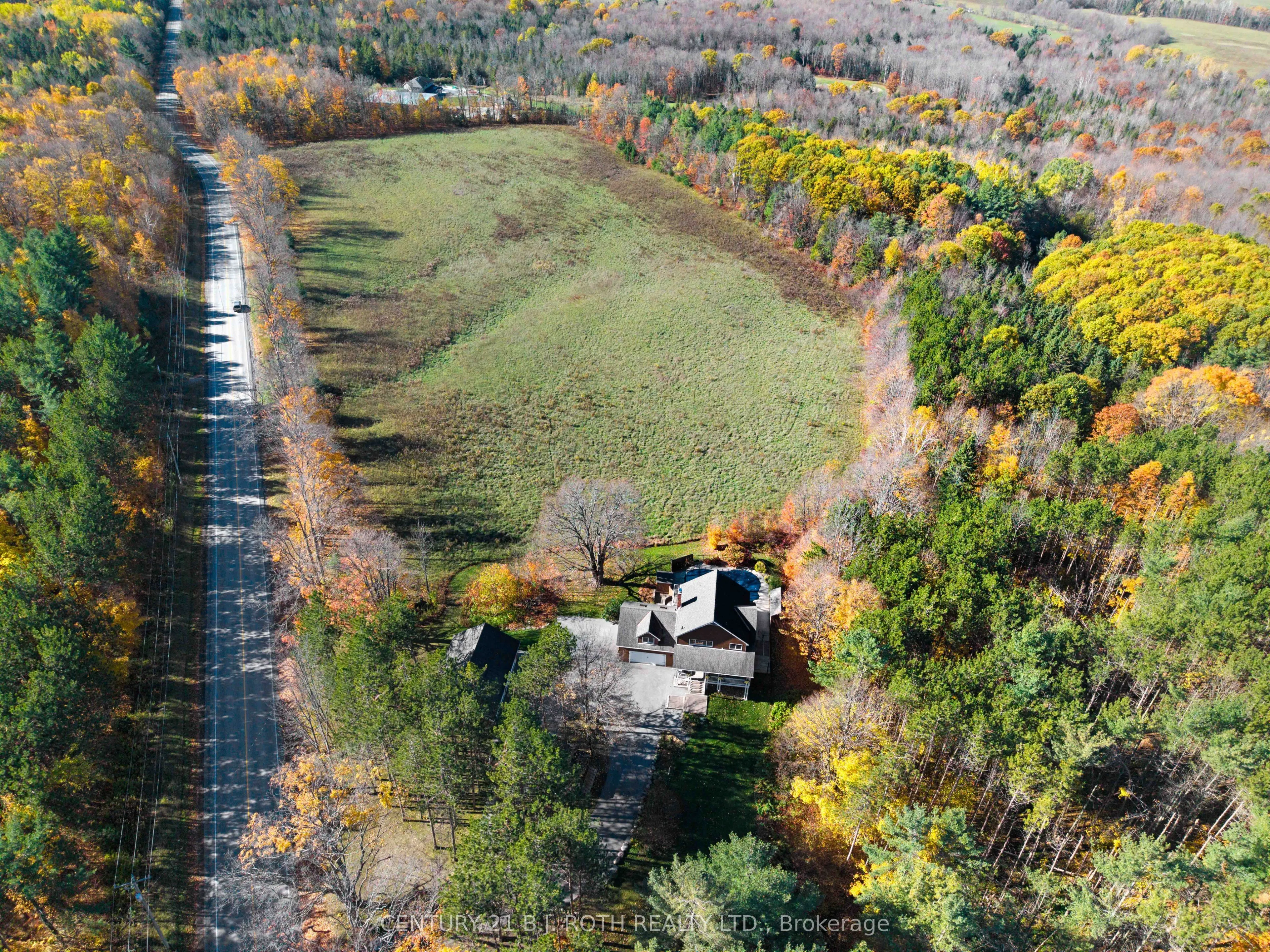 646 MOONSTONE RD W Road