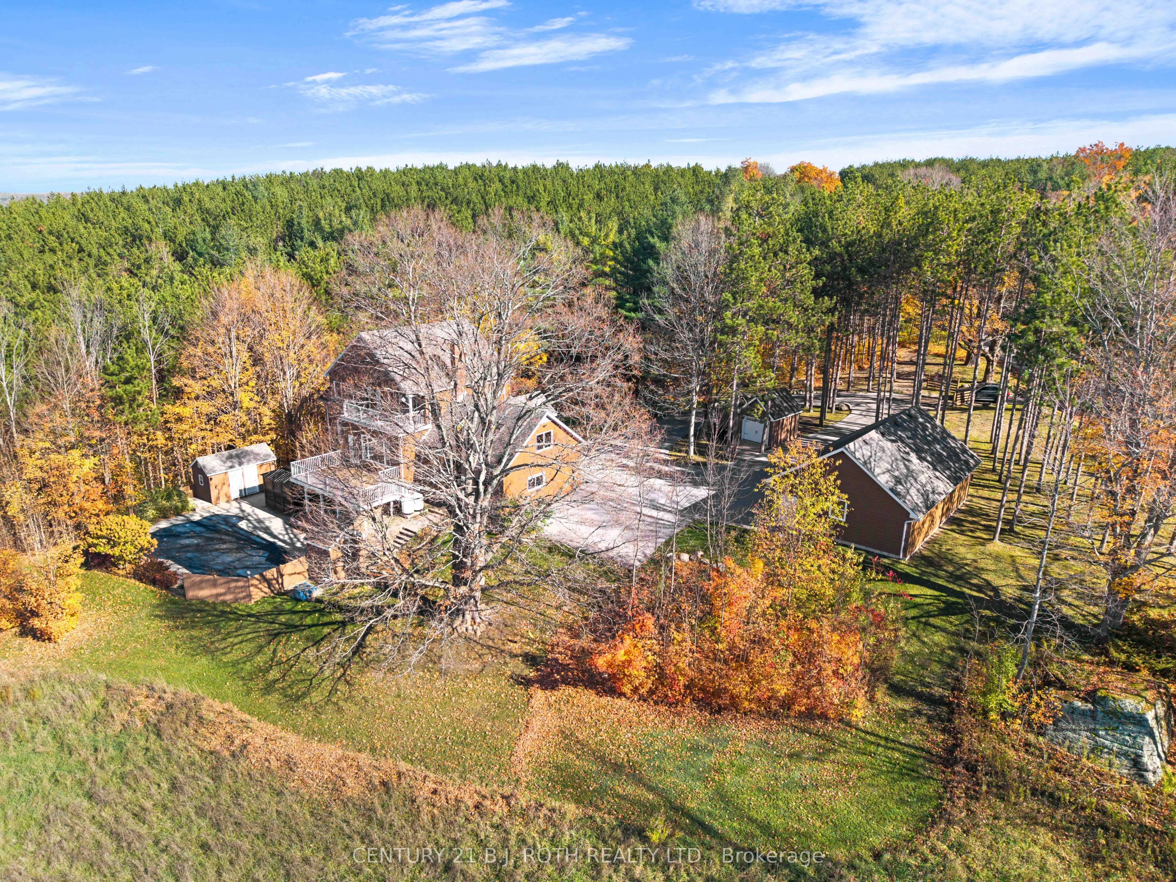 646 MOONSTONE RD W Road