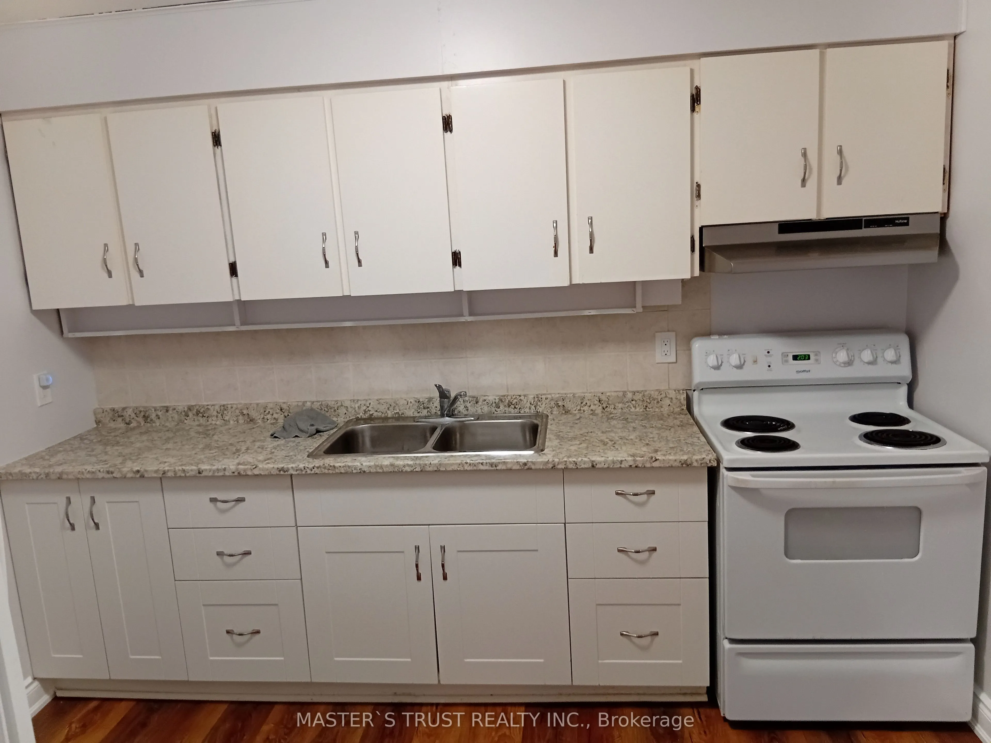 190 Borland Street E, #1