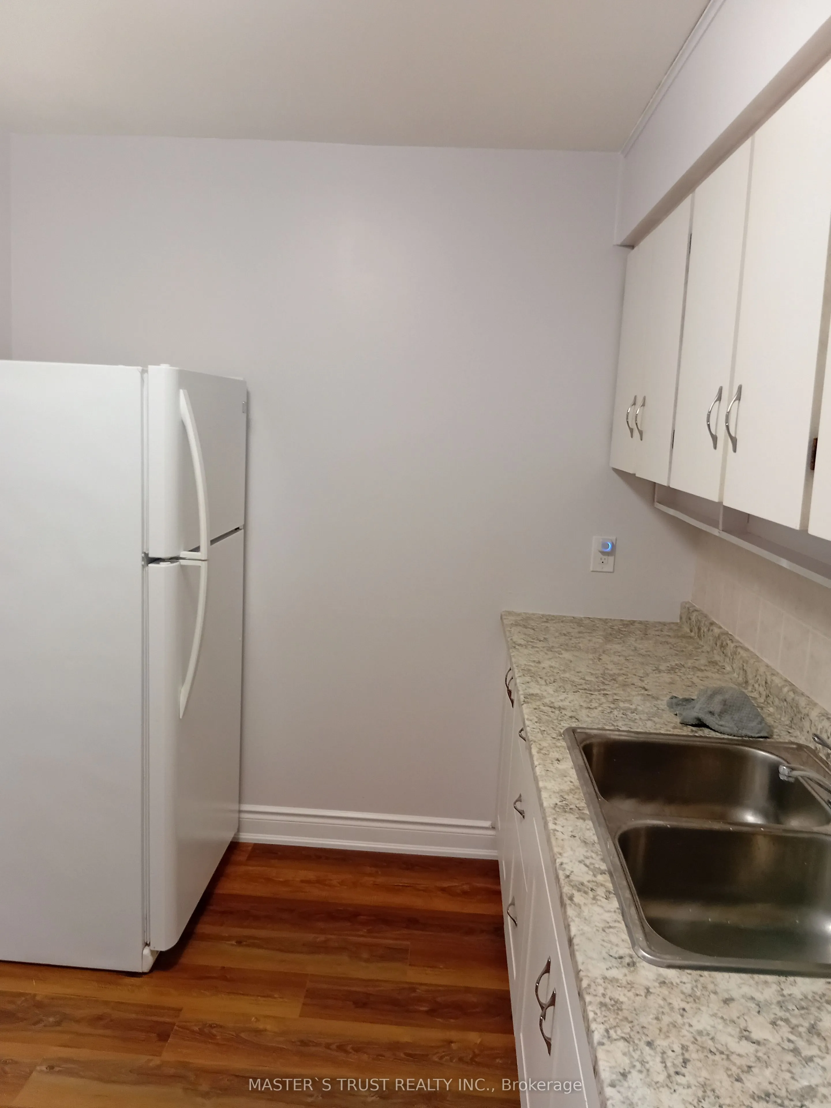 190 Borland Street E, #1