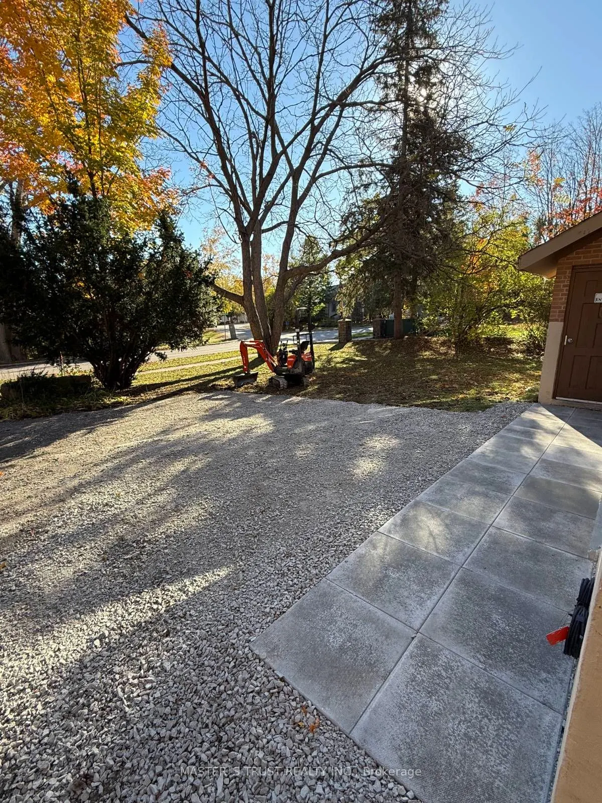 190 Borland Street E, #1