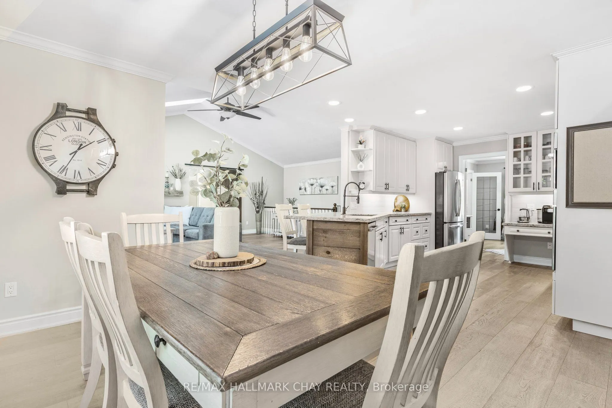 1256 Rainbow Valley Road W