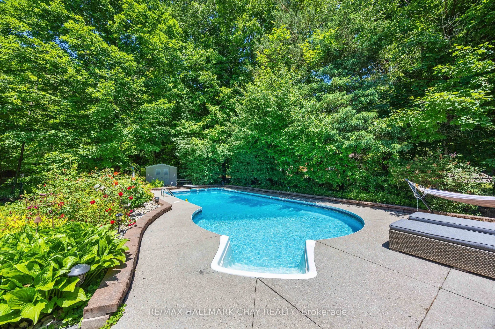 1256 Rainbow Valley Road W