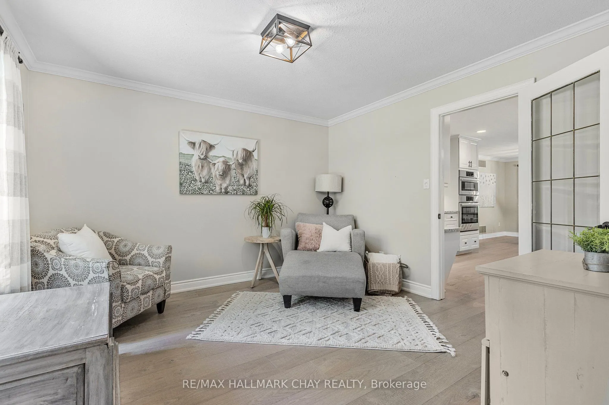 1256 Rainbow Valley Road W