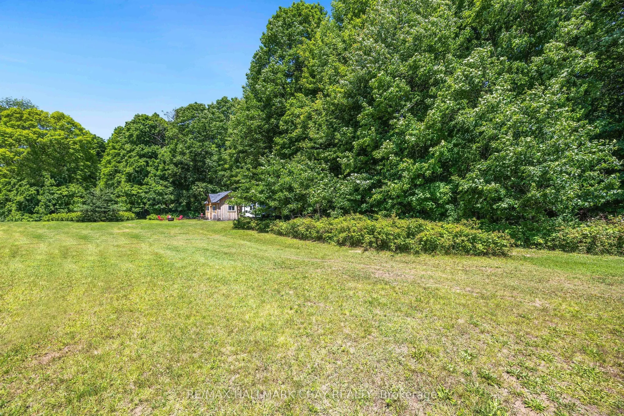 1256 Rainbow Valley Road W