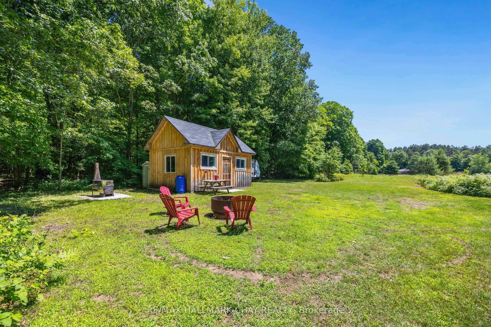 1256 Rainbow Valley Road W