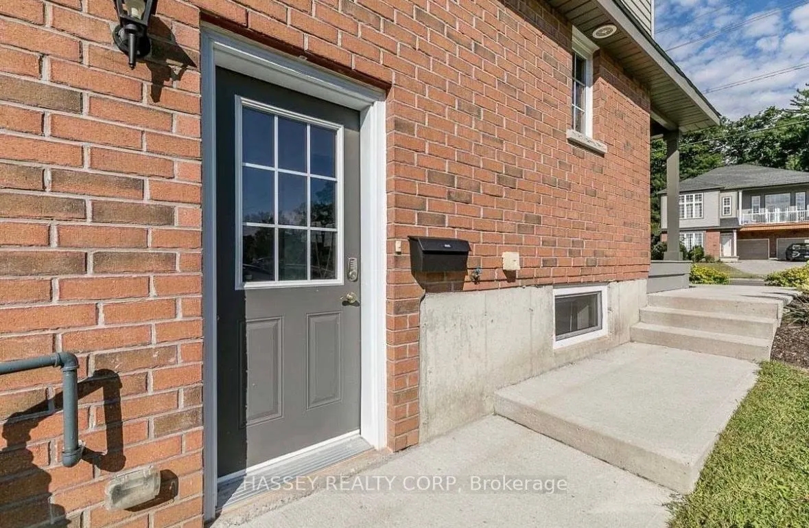 323 Edgehill Dr. Drive, #B