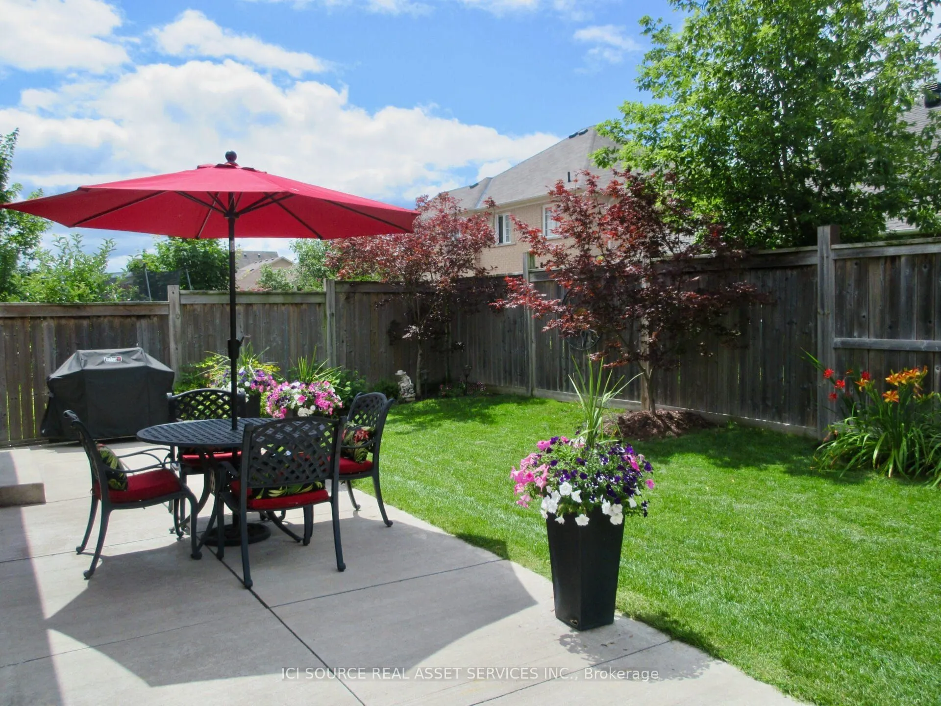 6 Versailles Crescent