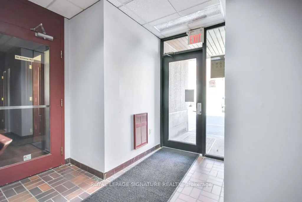 19 Front Street N, #100