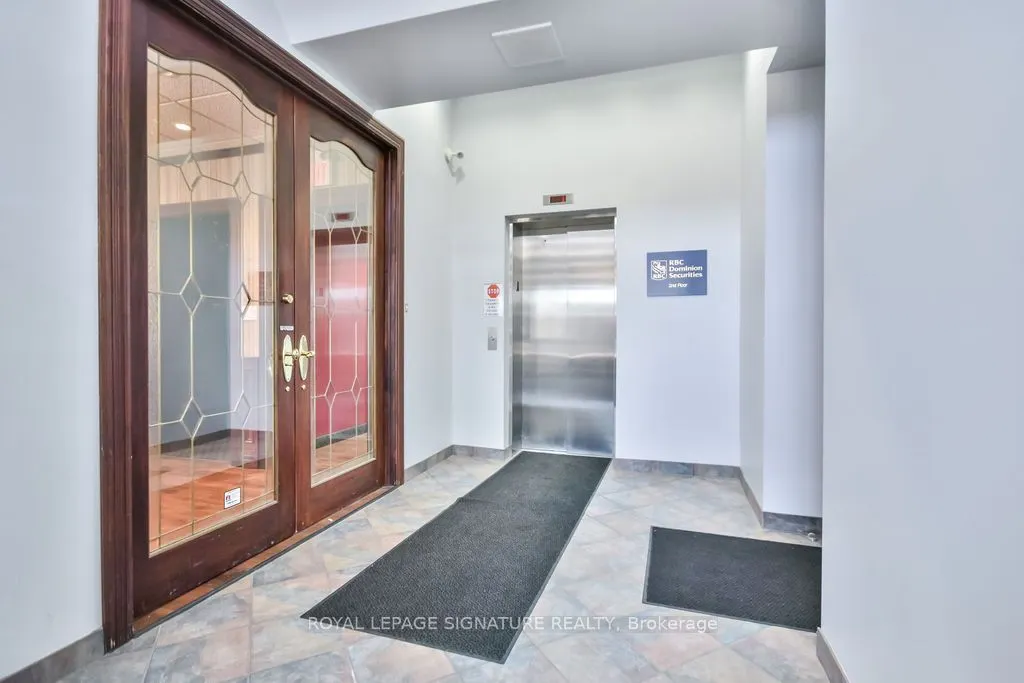 19 Front Street N, #100