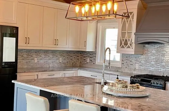 2858 LAKESHORE Road E