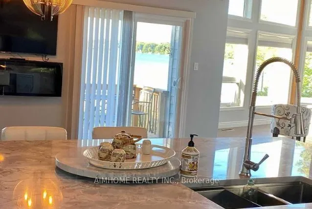 2858 LAKESHORE Road E