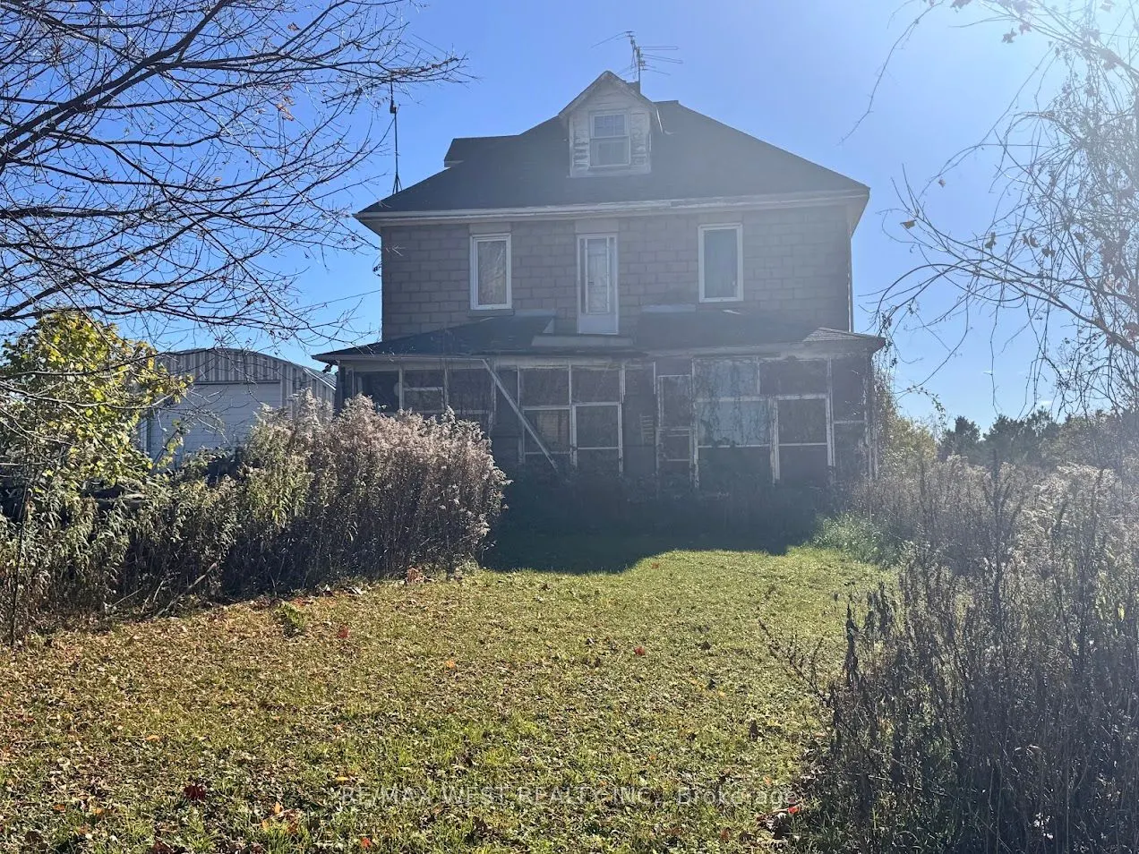 211 Queen Street W