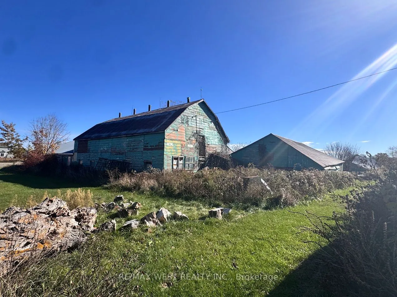 211 Queen Street W