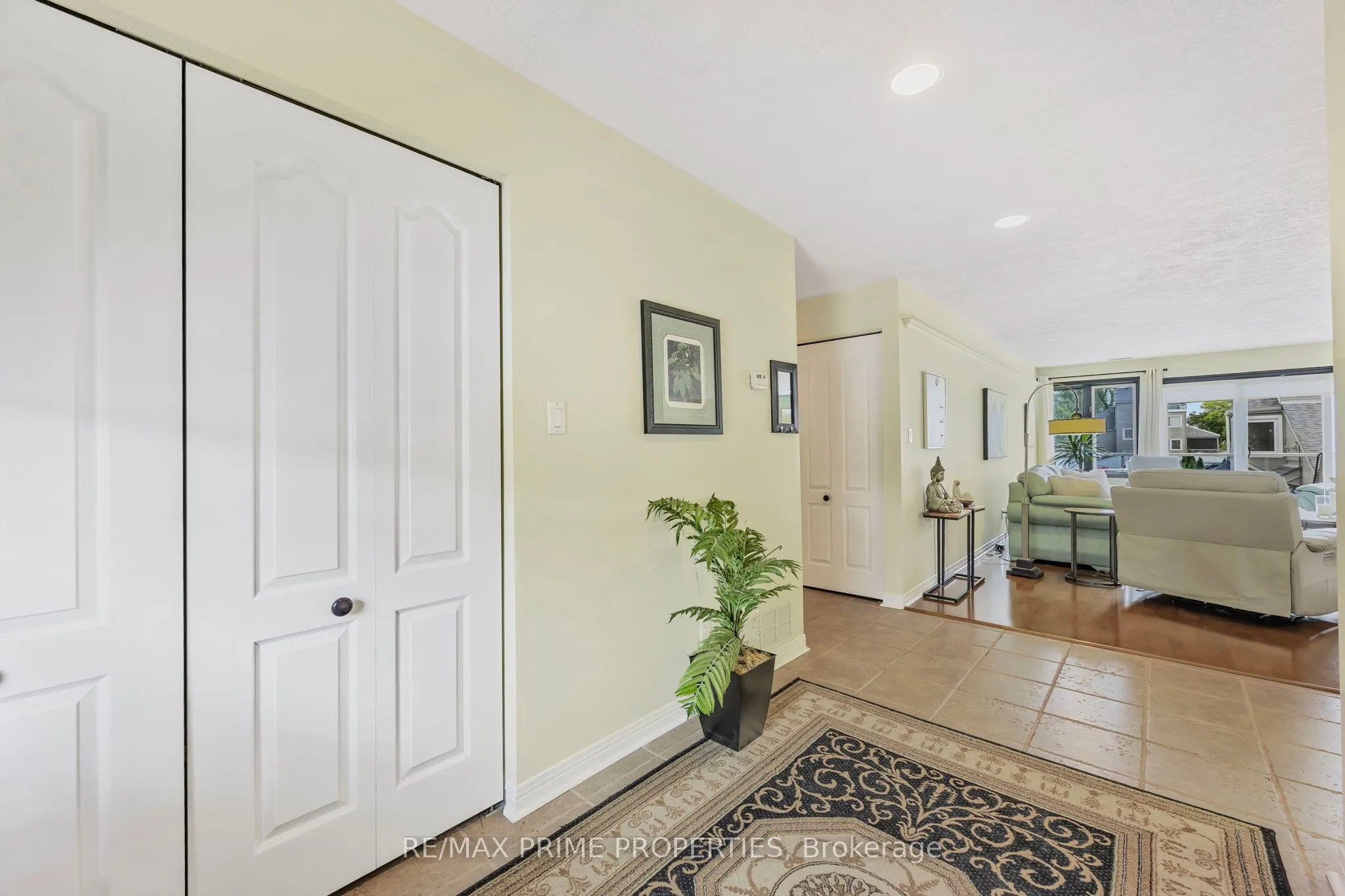 585 Atherley Road #201