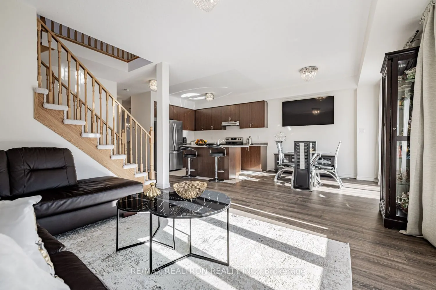 6 Bobolink Drive