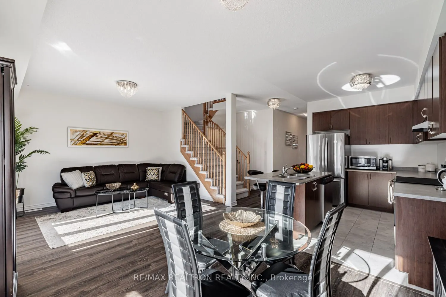 6 Bobolink Drive