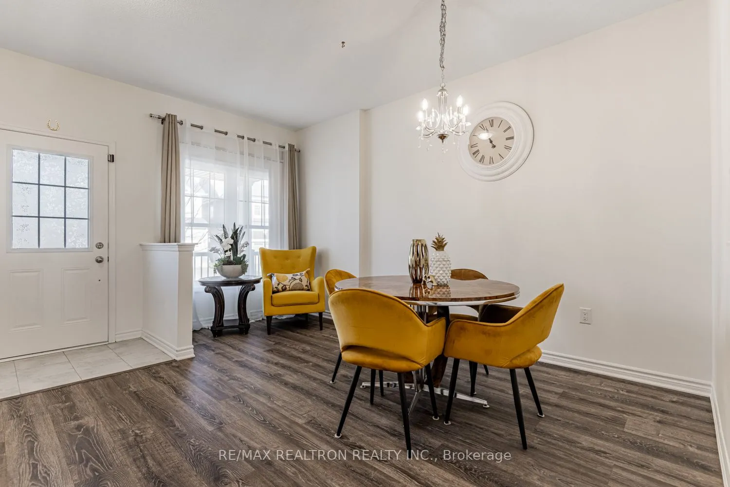 6 Bobolink Drive