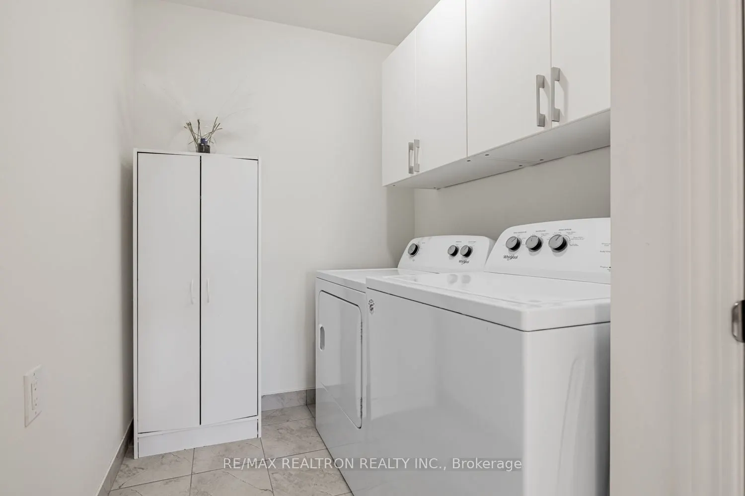 6 Bobolink Drive