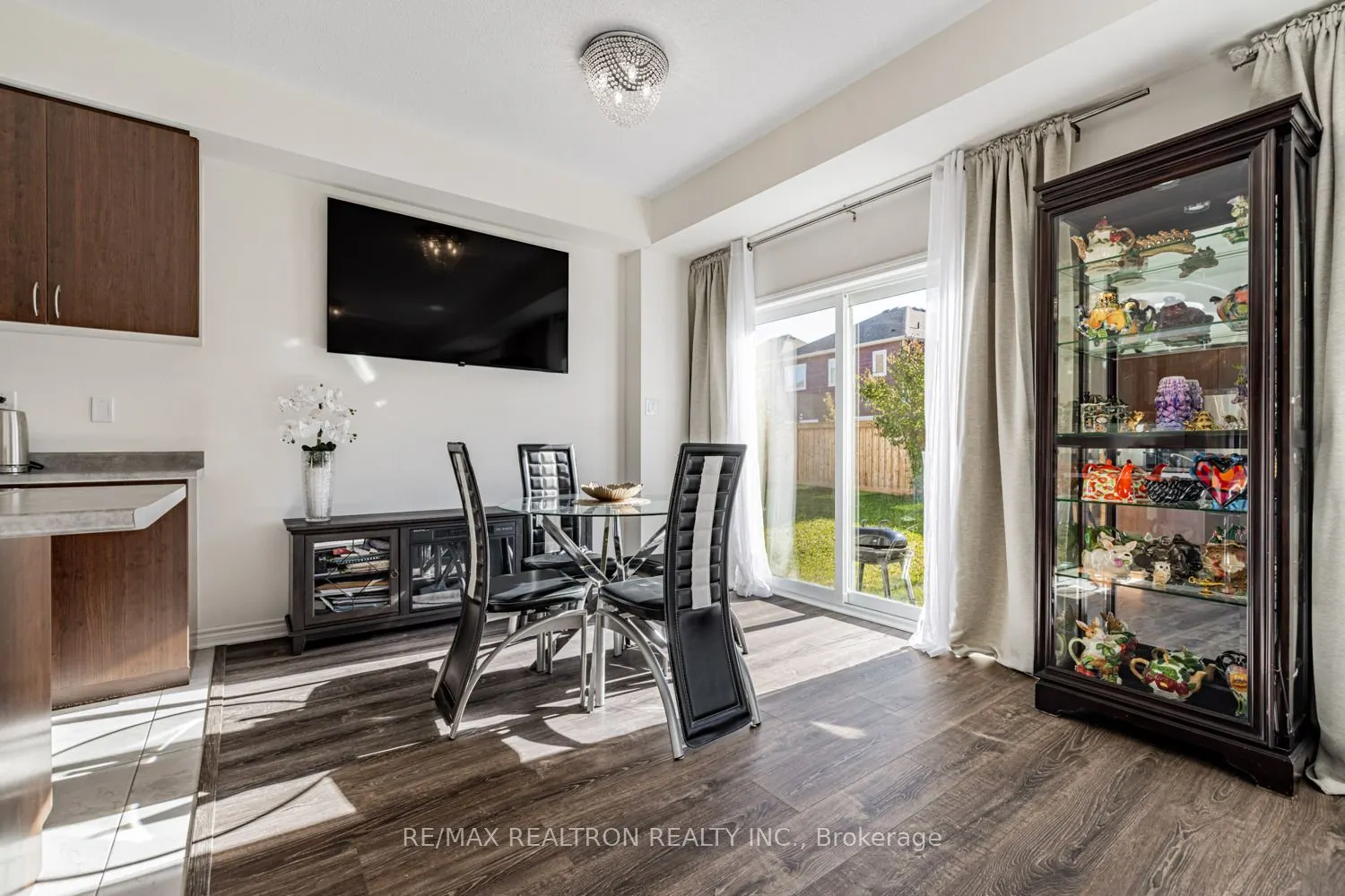 6 Bobolink Drive