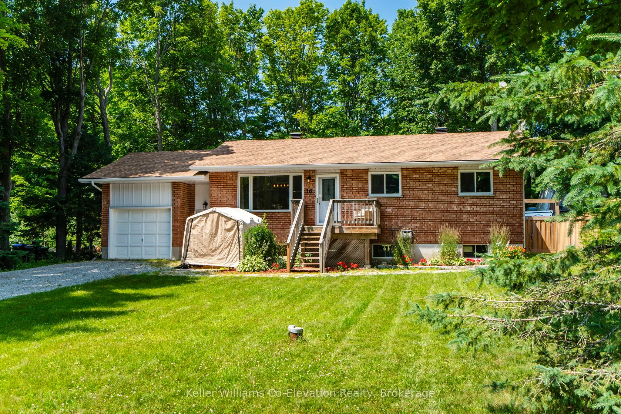 16 Mundy Avenue