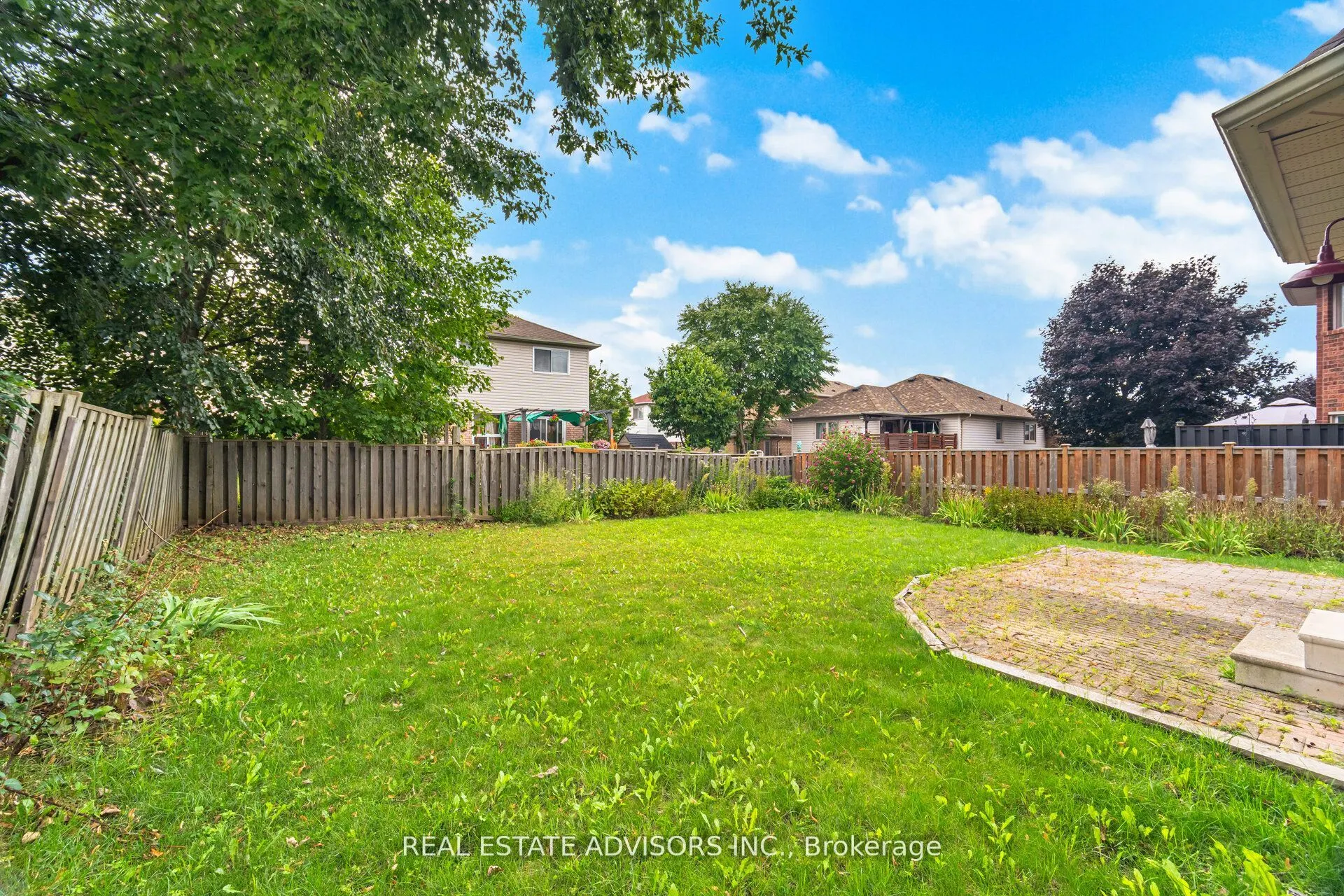 186 Ferndale Drive S